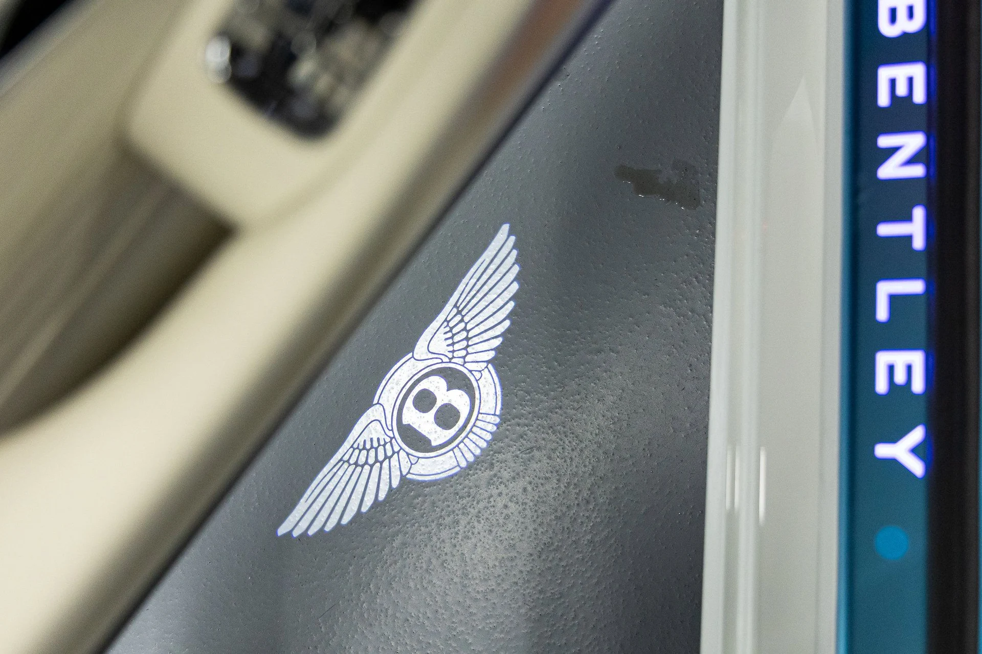 mph043_2553246611_d8a7be0c3583d2a4622ba5b802bfa613x_33381a22ef