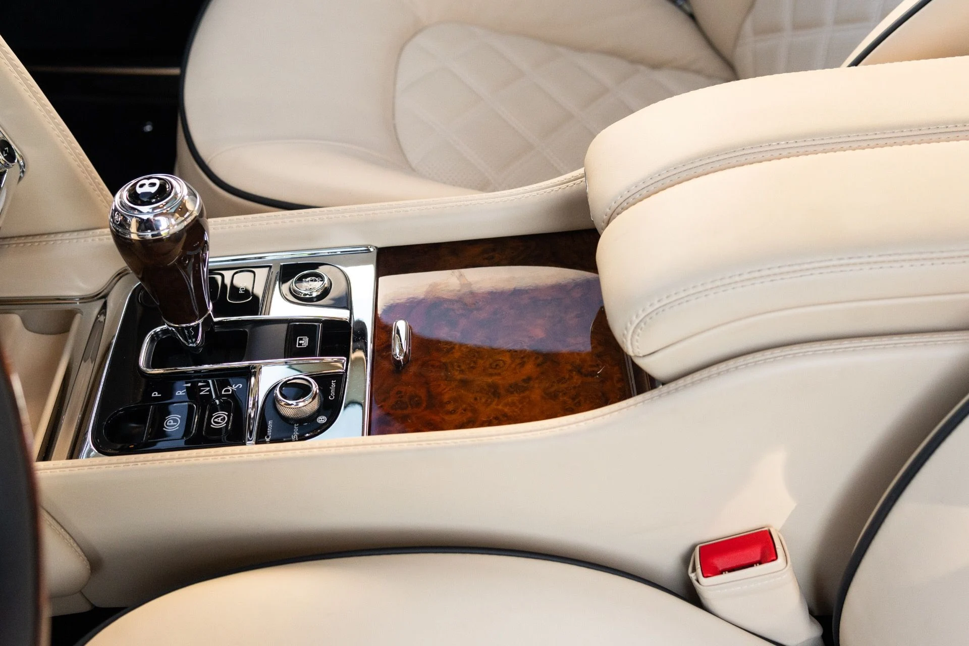 mph043_2554498244_Used_2014_Bentley_Mulsanne_1774576298_b46400a4c3