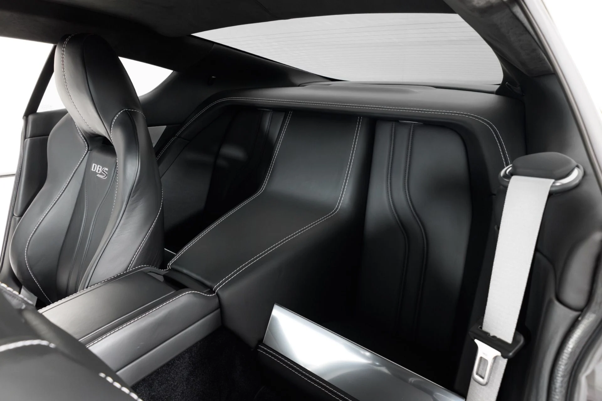 mph043_2588012578_Used_2010_Aston_Martin_DBS_1792190107_a7195d9374