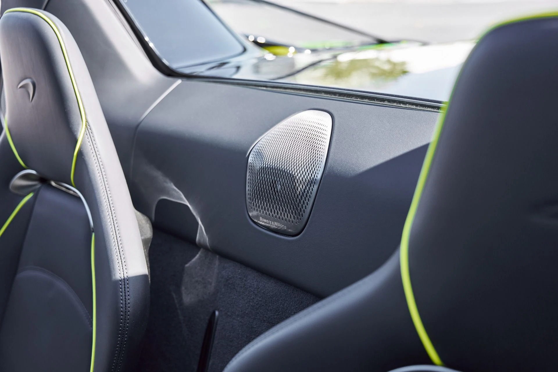 mph043_2589460941_Used_2025_Mc_Laren_Artura_Tech_Lux_1769825916_5bc3f994cc