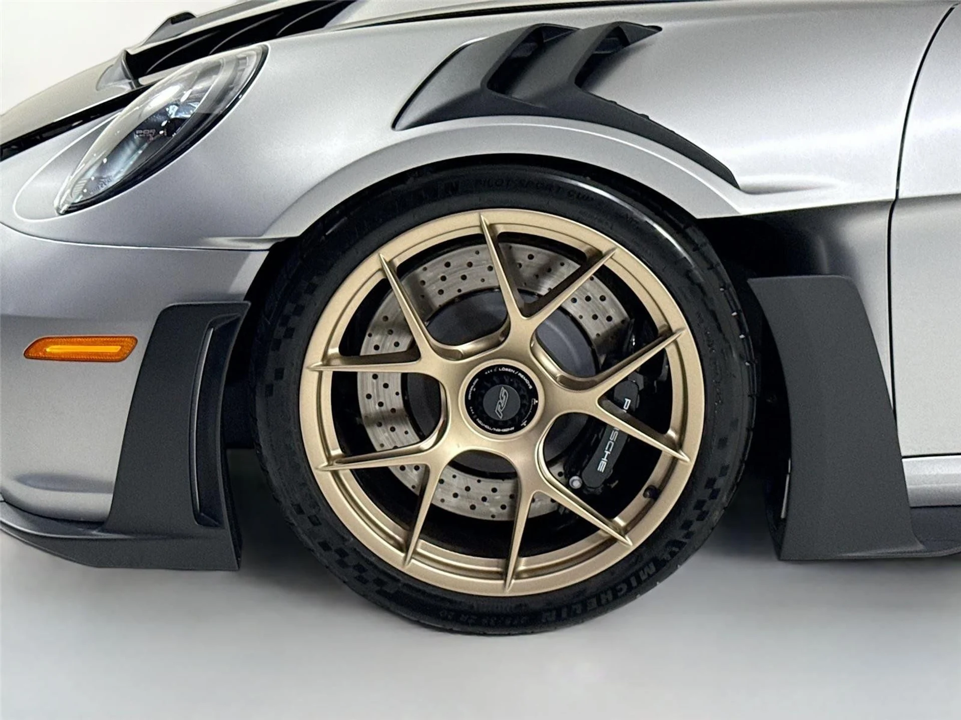 mph043_2589849268_045af61322184dc1fad92a43bbd7efc3_fa9a58b4f9