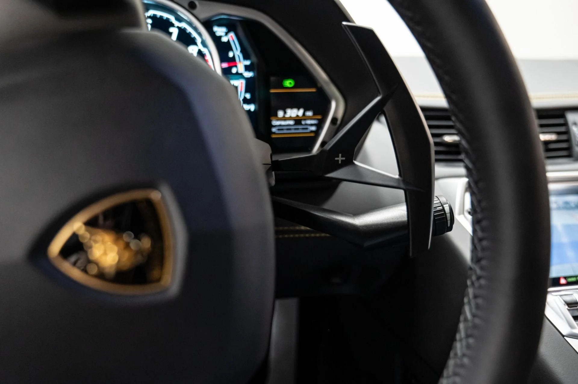 mph043_2597622178_Used_2014_Lamborghini_Aventador_1769104446_e3d88062de