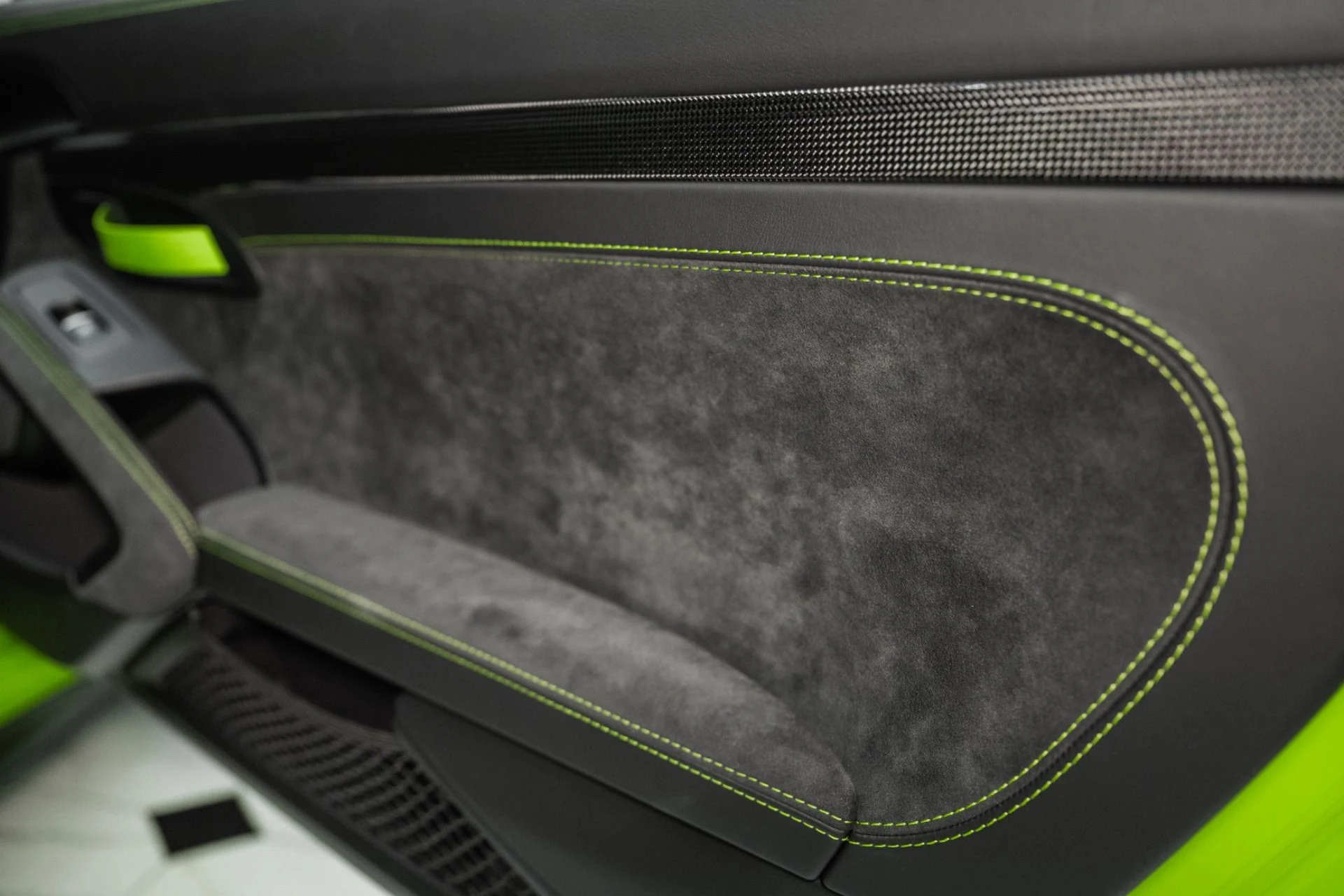 mph043_2600621739_Used_2019_Porsche_911_GT_3_RS_1761058034_1ed654c2dc