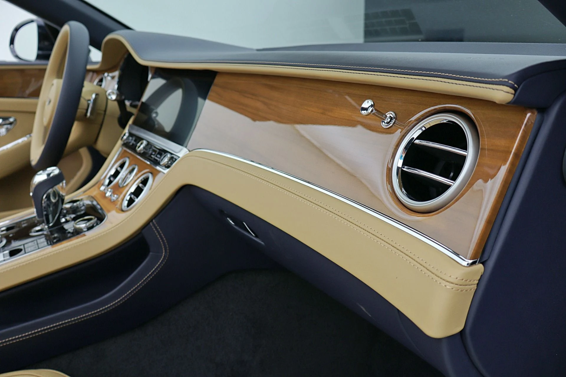 mph043_2619631220_New_2026_Bentley_Continental_GTC_626642d257