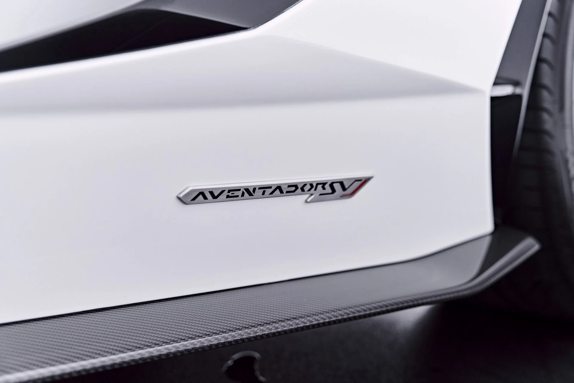 mph043_2620202168_Used_2021_Lamborghini_Aventador_SVJ_Base_1784080215_6ce808685c