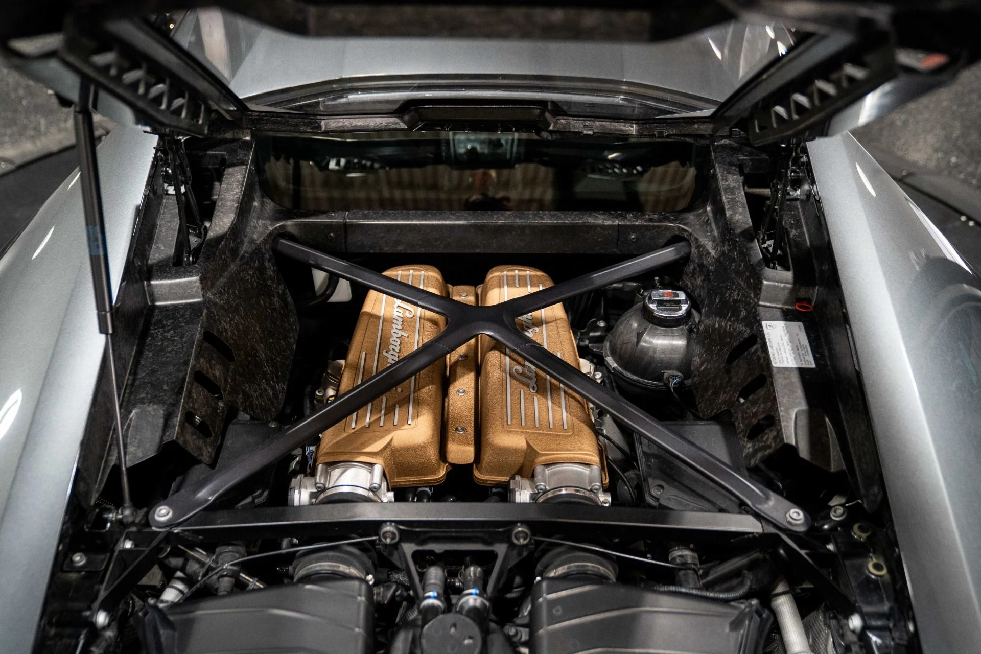 mph043_2622515054_Used_2019_Lamborghini_Huracan_LP_640_4_Performante_1767503962_23d1999cbe