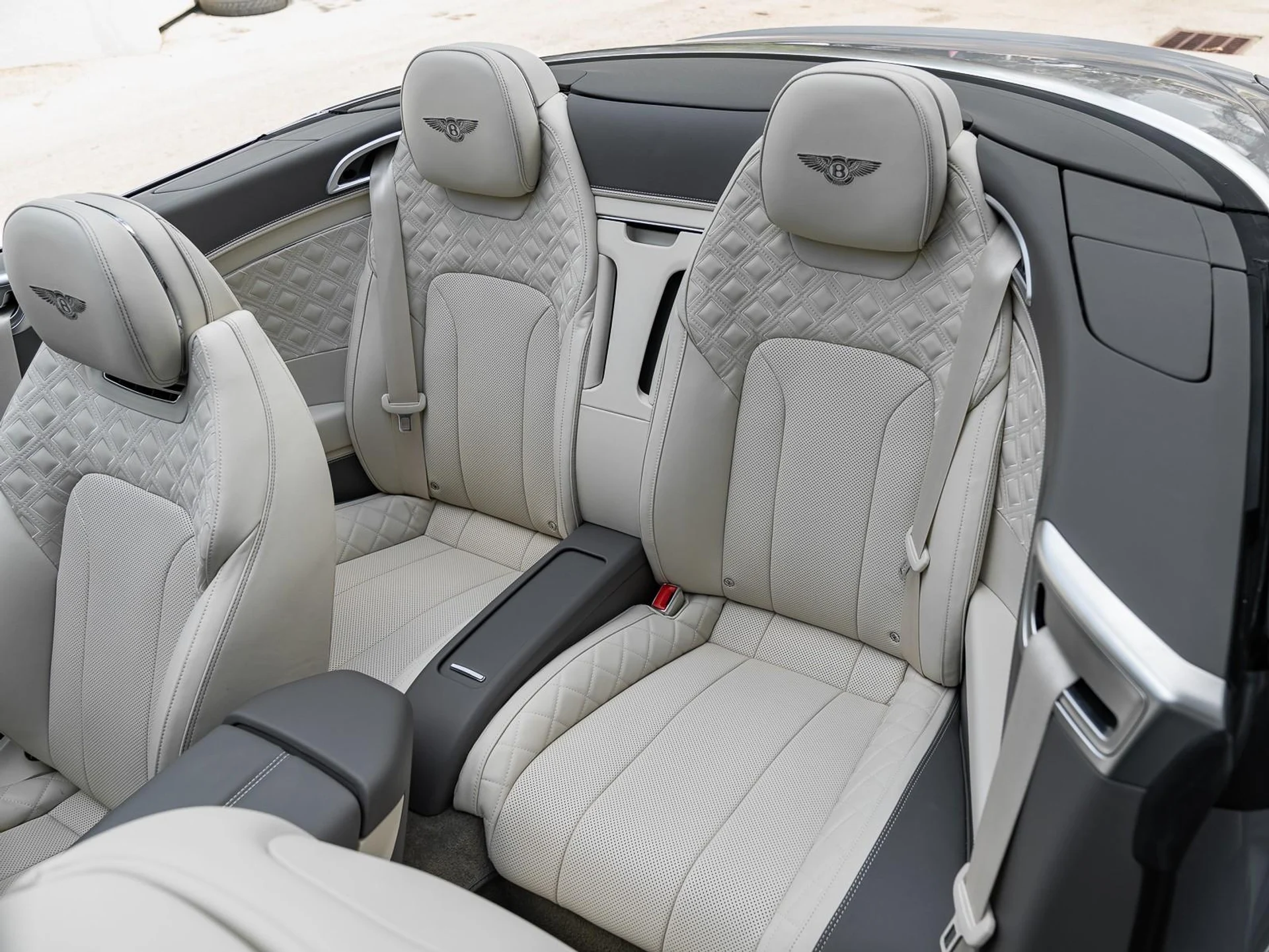 mph043_2650196213_Used_2022_Bentley_Continental_GT_V8_1771851985_0a39999e6b