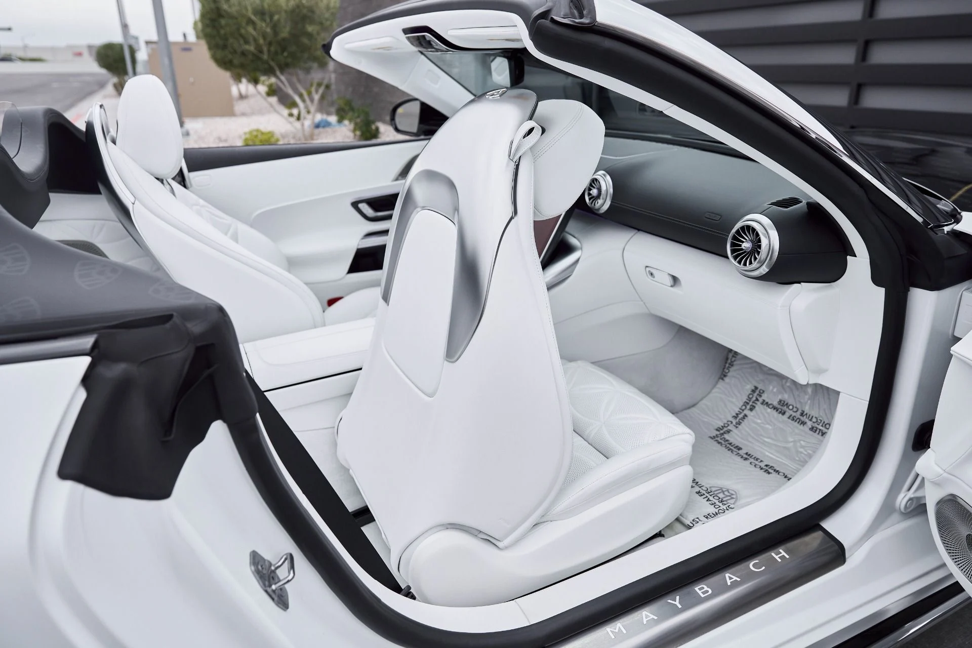 mph043_2654334284_Used_2026_Mercedes_Benz_SL_Class_Maybach_SL_680_1767218137_e3dae9ad96