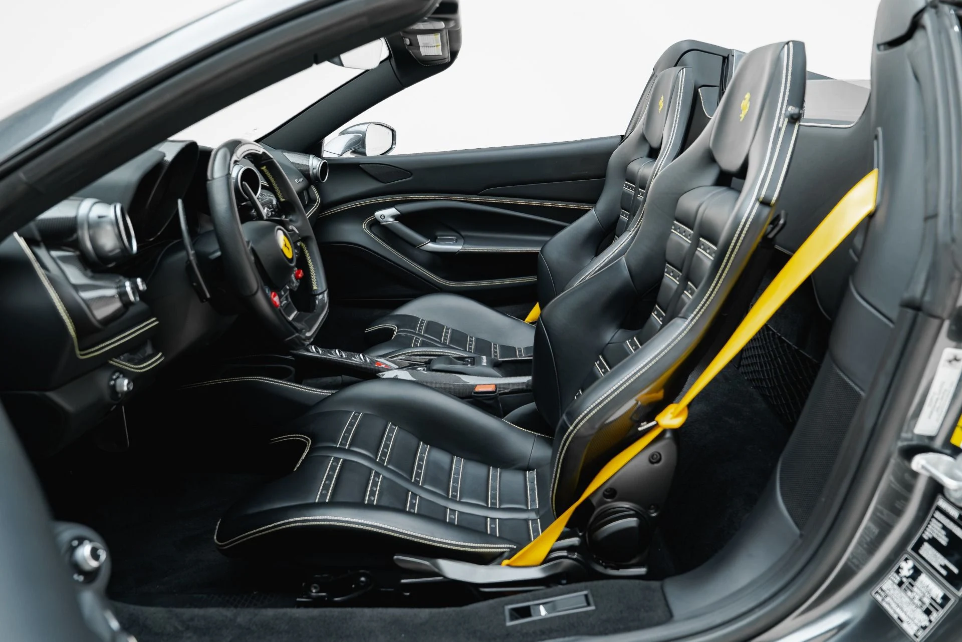 mph043_2654791799_Used_2022_Ferrari_F8_Spider_1788910711_0a679eeef8