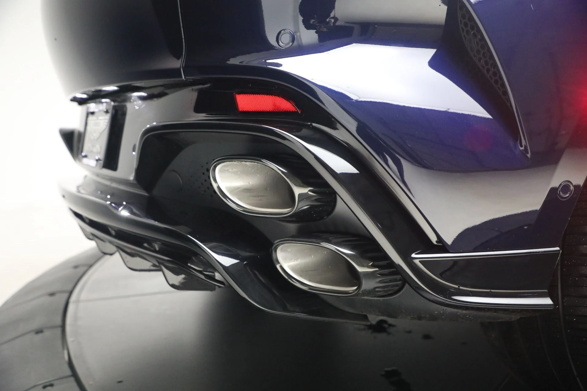 mph043_2678969164_New_2026_Aston_Martin_DBX_S_1767981034_0df626fa1c