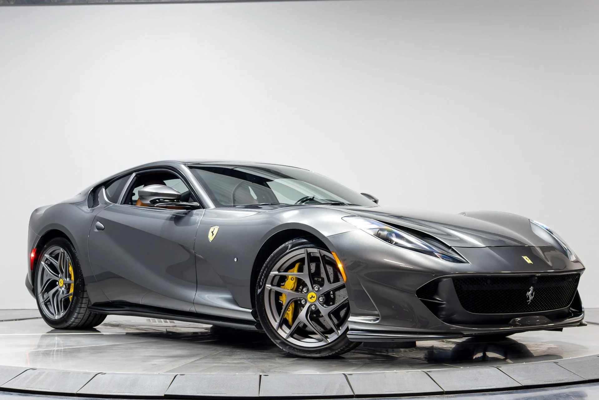mph043_2686154216_Used_2020_Ferrari_812_Superfast_1777416323_5e0270aab4