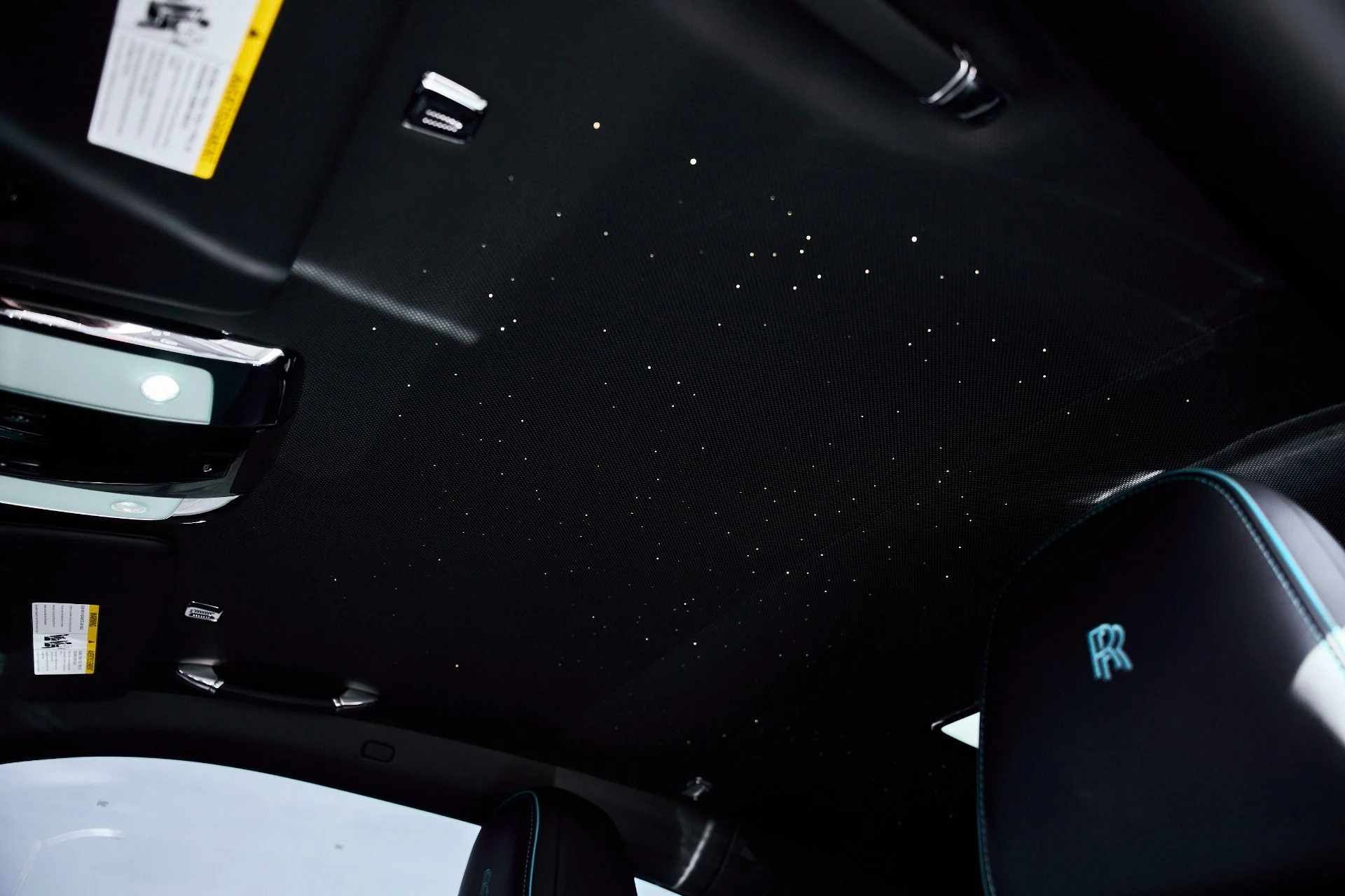 mph043_2709860009_Used_2025_Rolls_Royce_Spectre_Base_1771642468_153ac91f1a