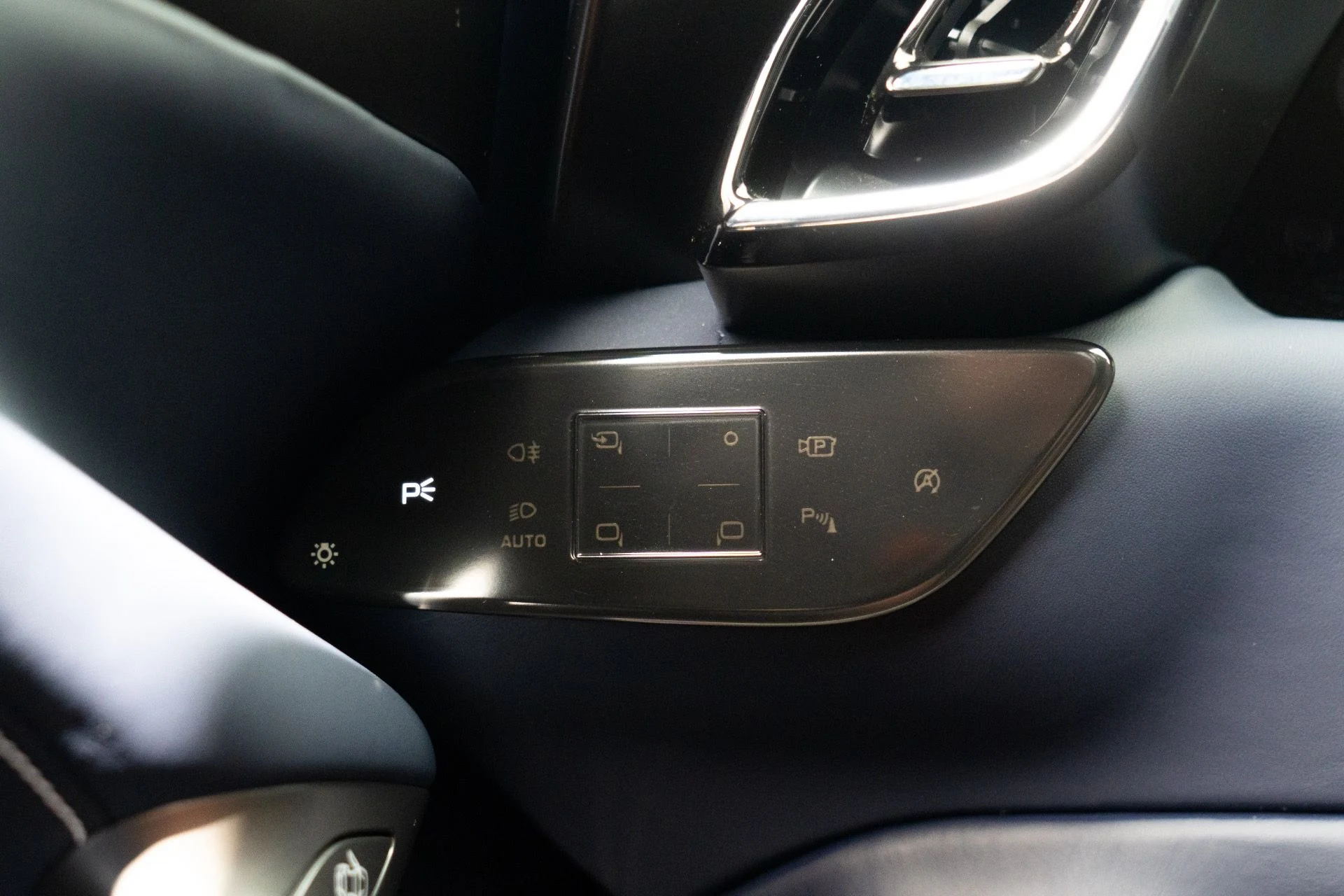 mph043_2711249102_Used_2022_Ferrari_Roma_1764790245_677d7f6c7a