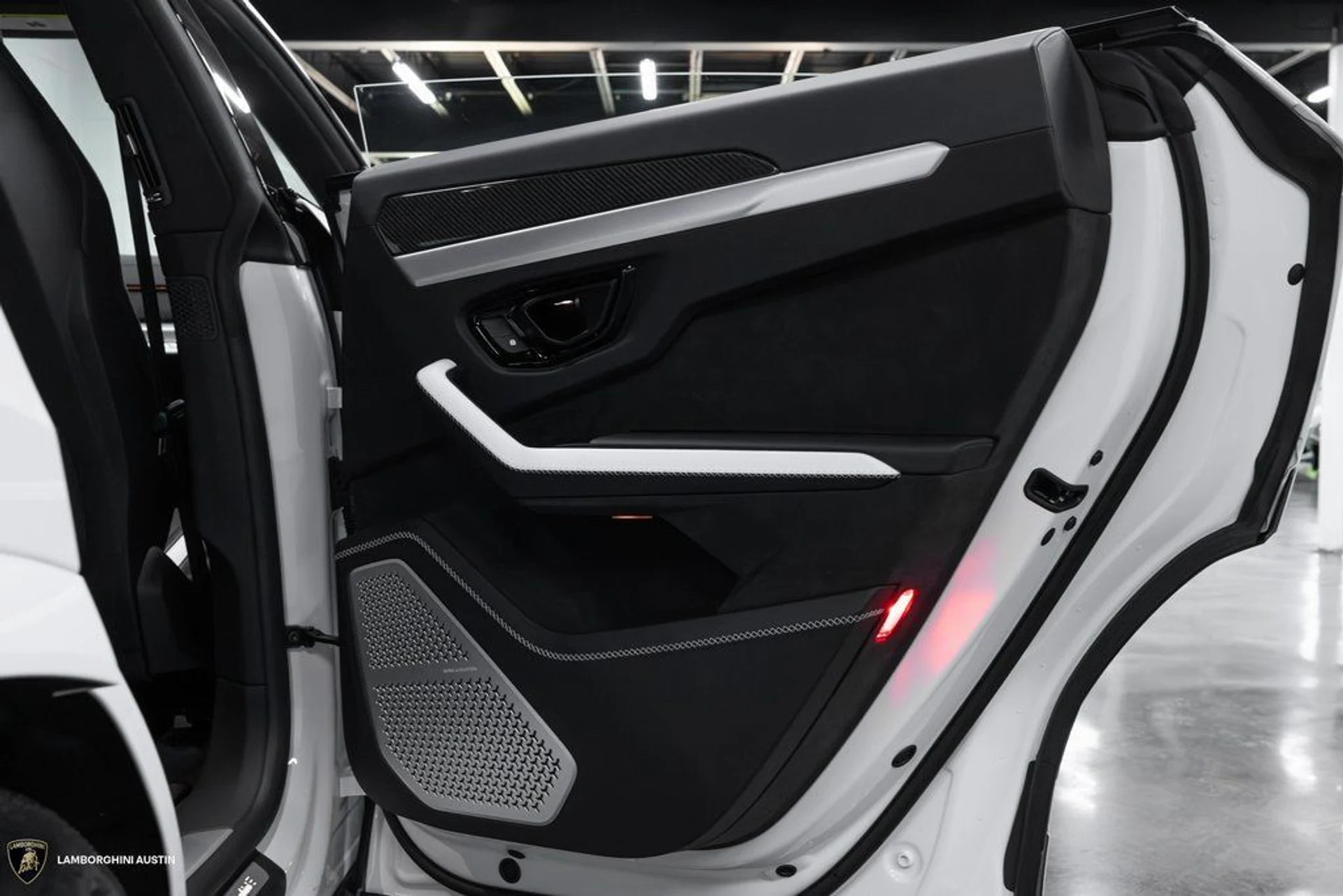 mph043_2717492227_81c23014a3c6823cc47ccee54e805d8bx_1baec33740