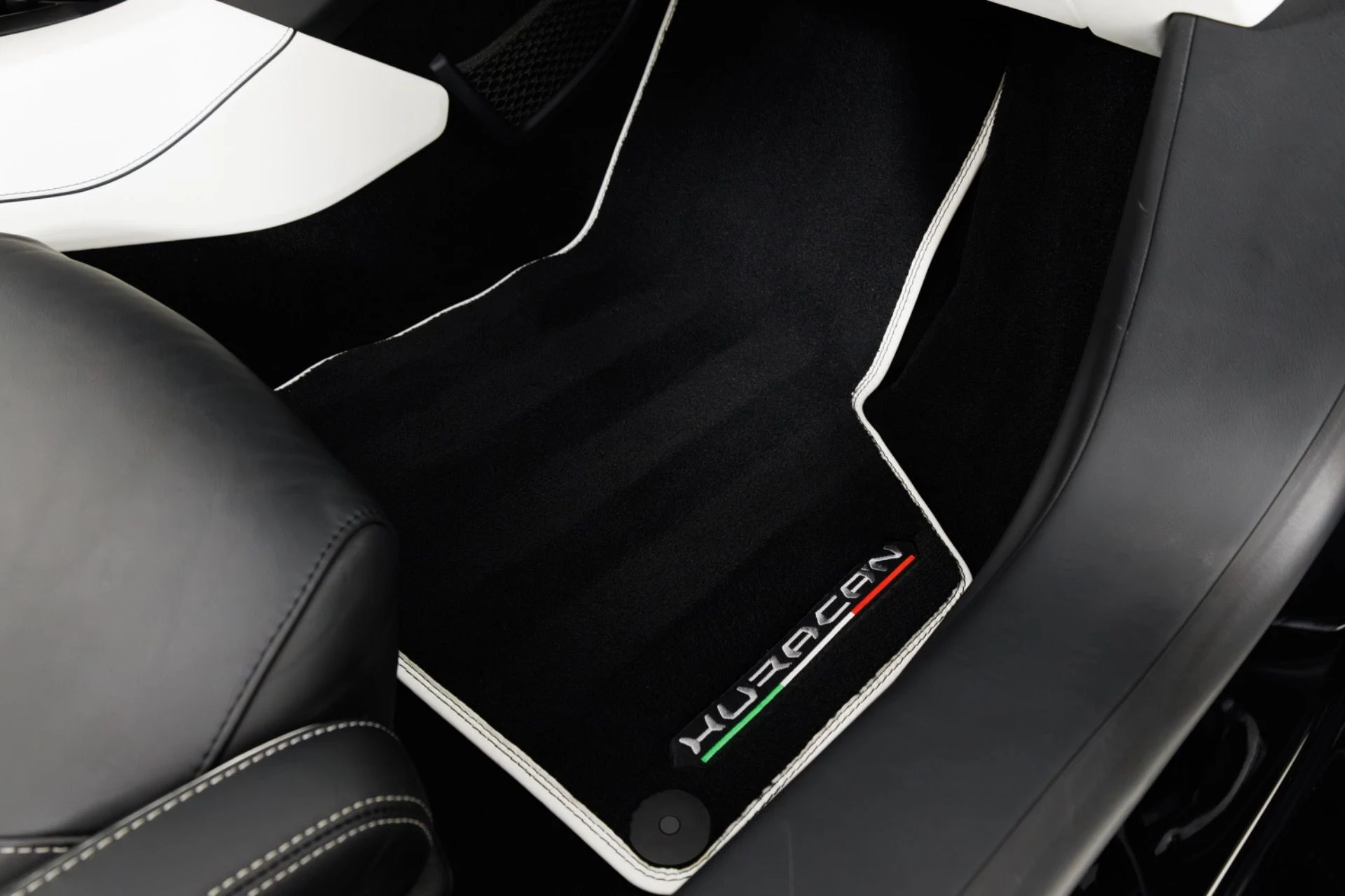 mph043_2721597574_Used_2021_Lamborghini_Huracan_EVO_1784066649_bb207fafde