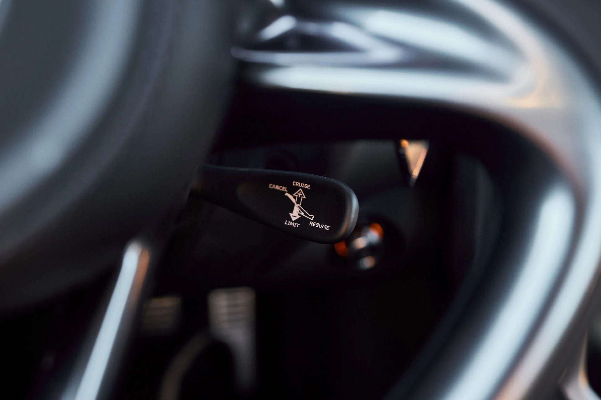 mph043_2722355080_Used_2024_Mc_Laren_750_S_1765410706_4e34bb503a