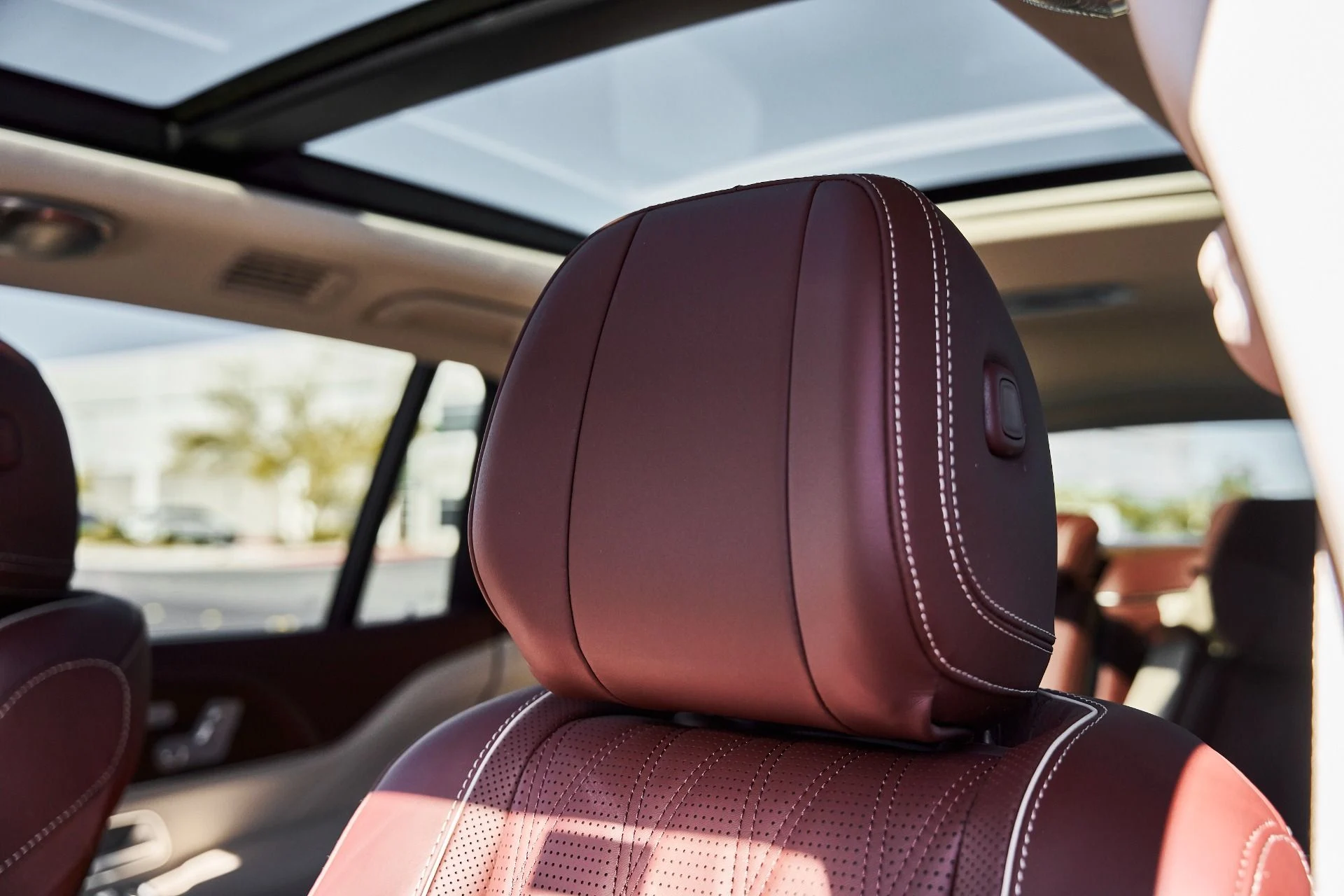 mph043_2781478719_Used_2024_Mercedes_Benz_GLS_Maybach_GLS_600_1776125671_62fd1bee04