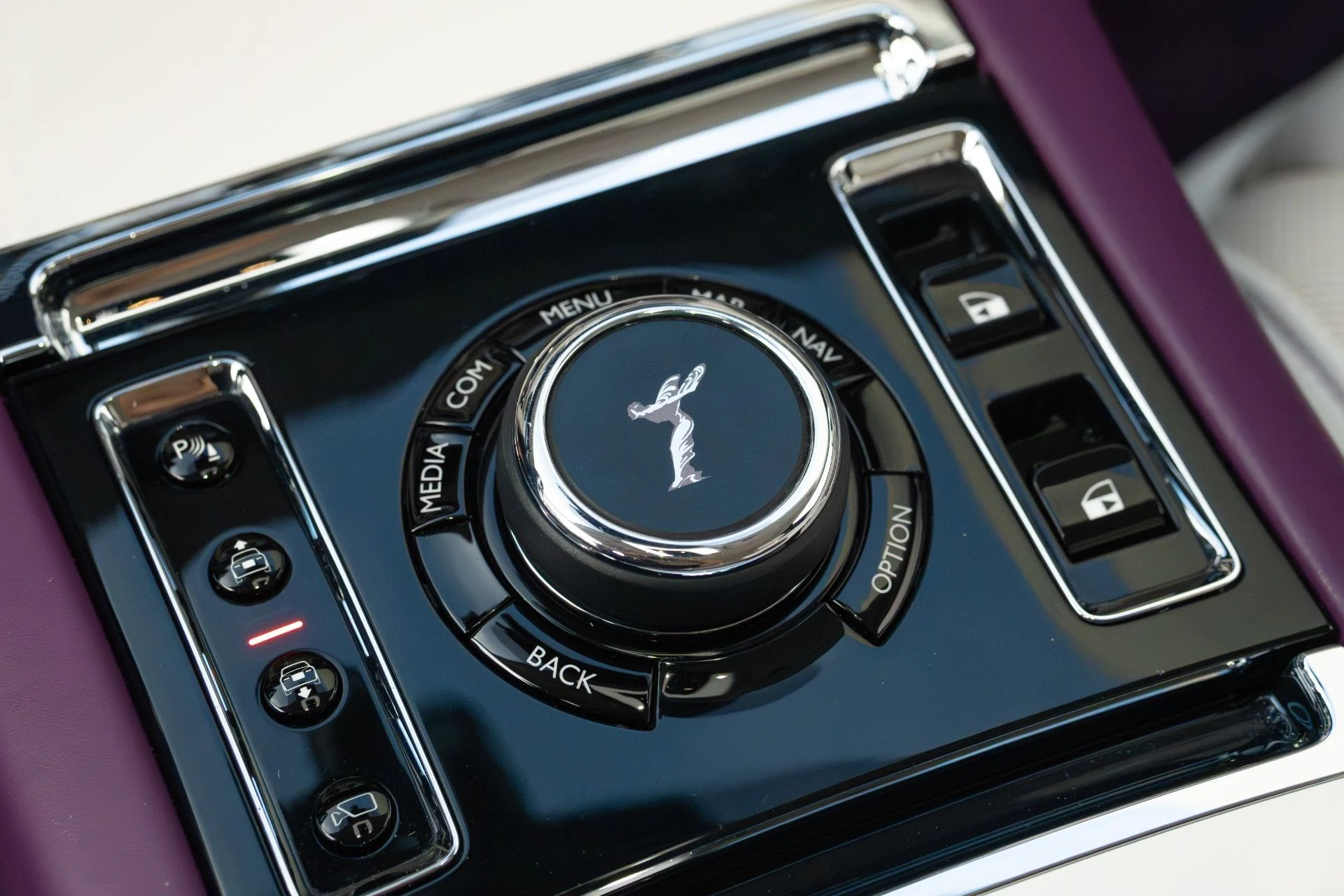 mph043_2789755894_Used_2021_Rolls_Royce_Ghost_1762913749_11d2ec41a2