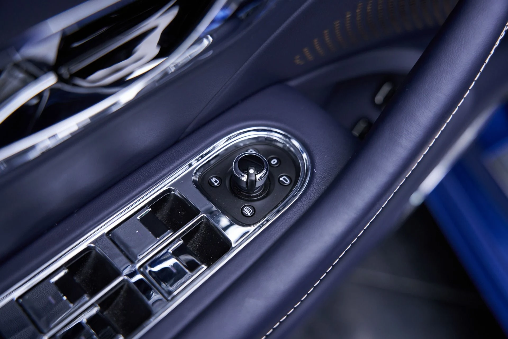 mph043_2812117219_Used_2025_Bentley_Flying_Spur_Speed_1792601224_aaaa7527e2