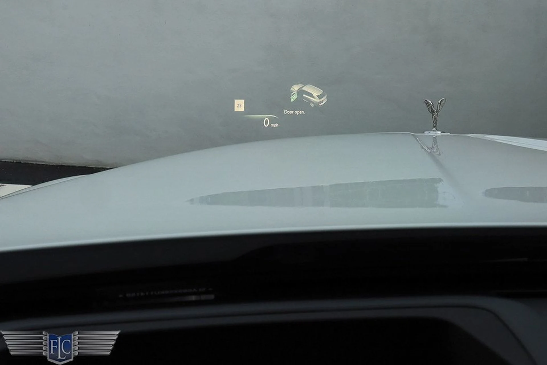 mph043_2812160884_used_2019_rolls_royce_cullinan_sportutility_6305_22963693_44_1024_56c661a9cf