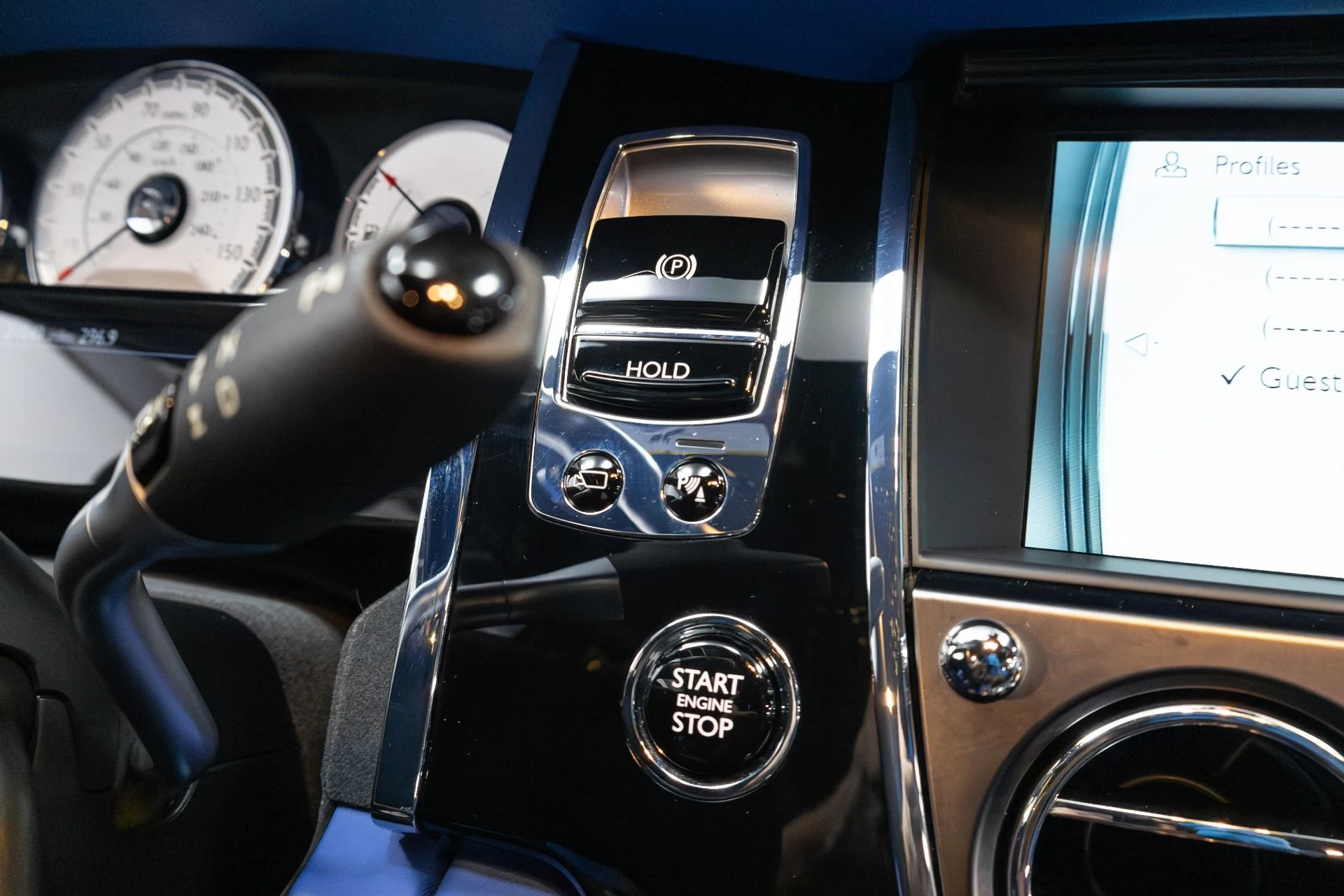 mph043_2826542553_Used_2017_Rolls_Royce_Ghost_Black_Badge_1764012368_4ace4871cf