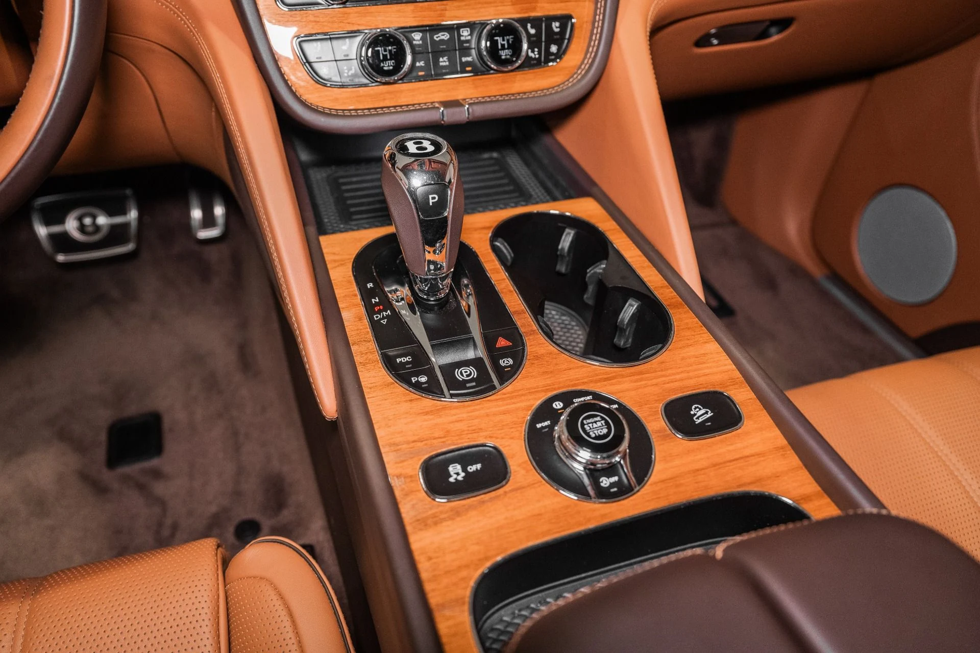 mph043_2826596541_Used_2022_Bentley_Bentayga_V8_1792247818_c41b252332
