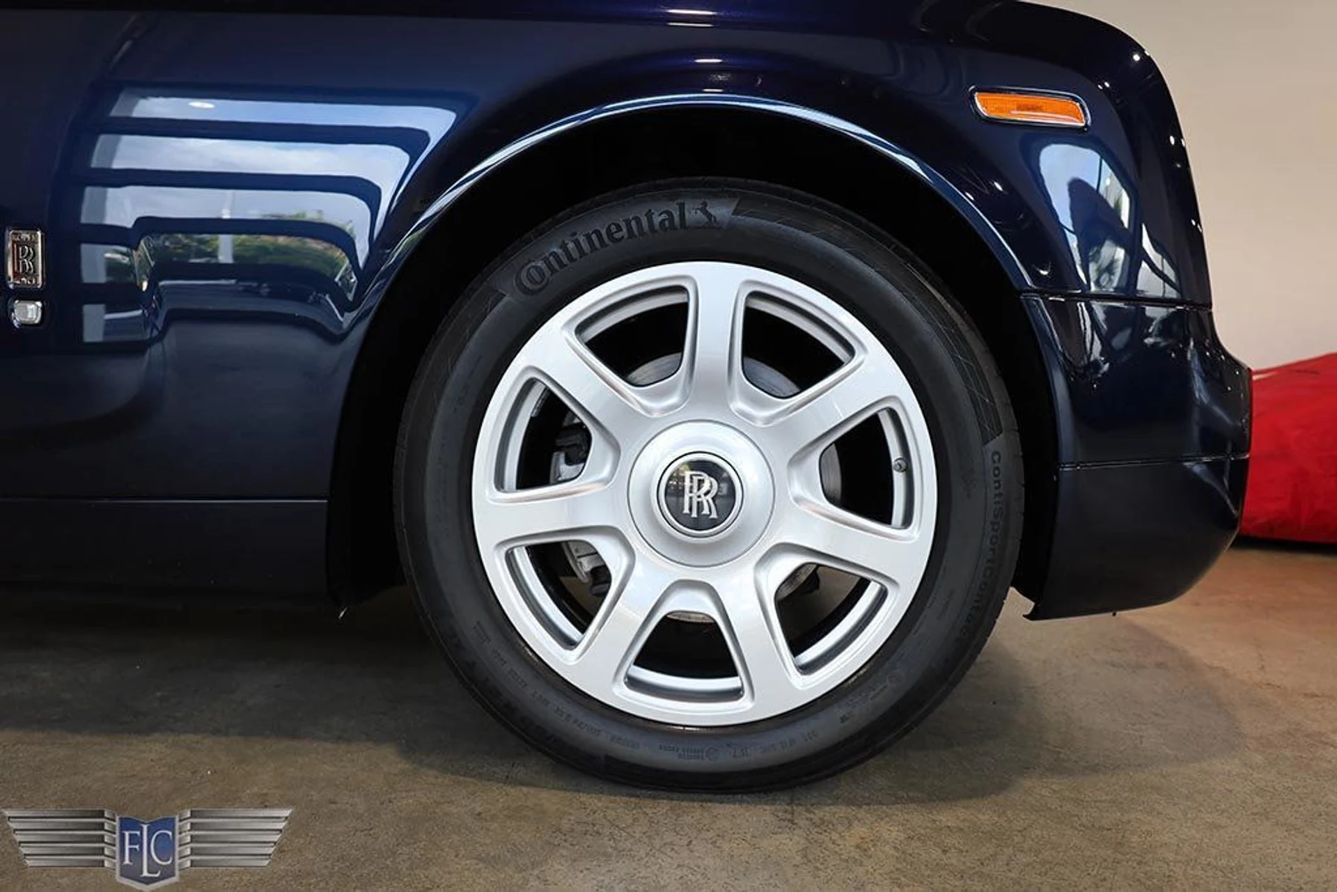 mph043_2836377316_used_2010_rolls_royce_phantom_coupe_2drcoupe_9689_23032894_44_1024_8dc71dbcd5