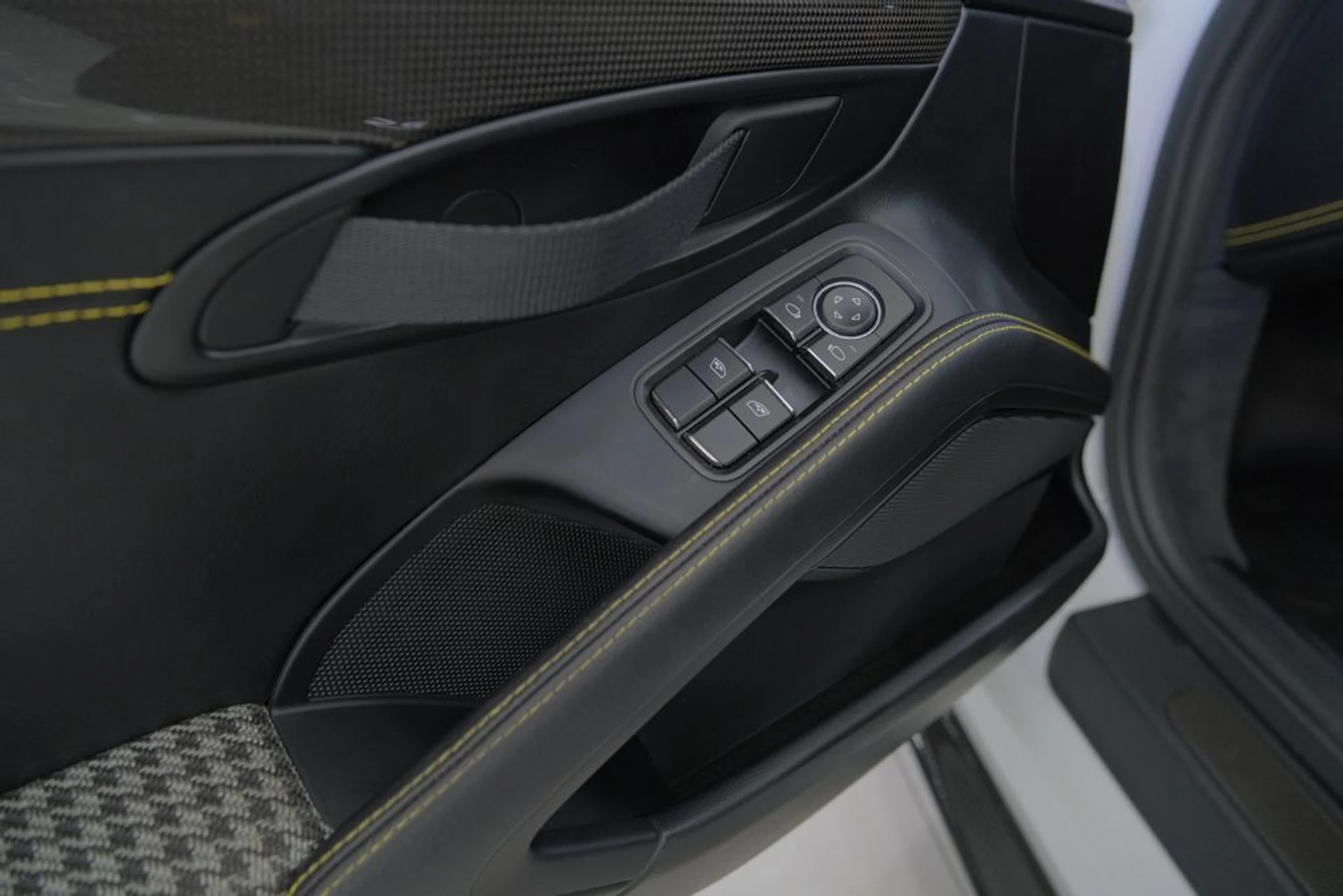 mph043_2838232690_d5229dde9fd898f81e364606e7626922_3df96f309a