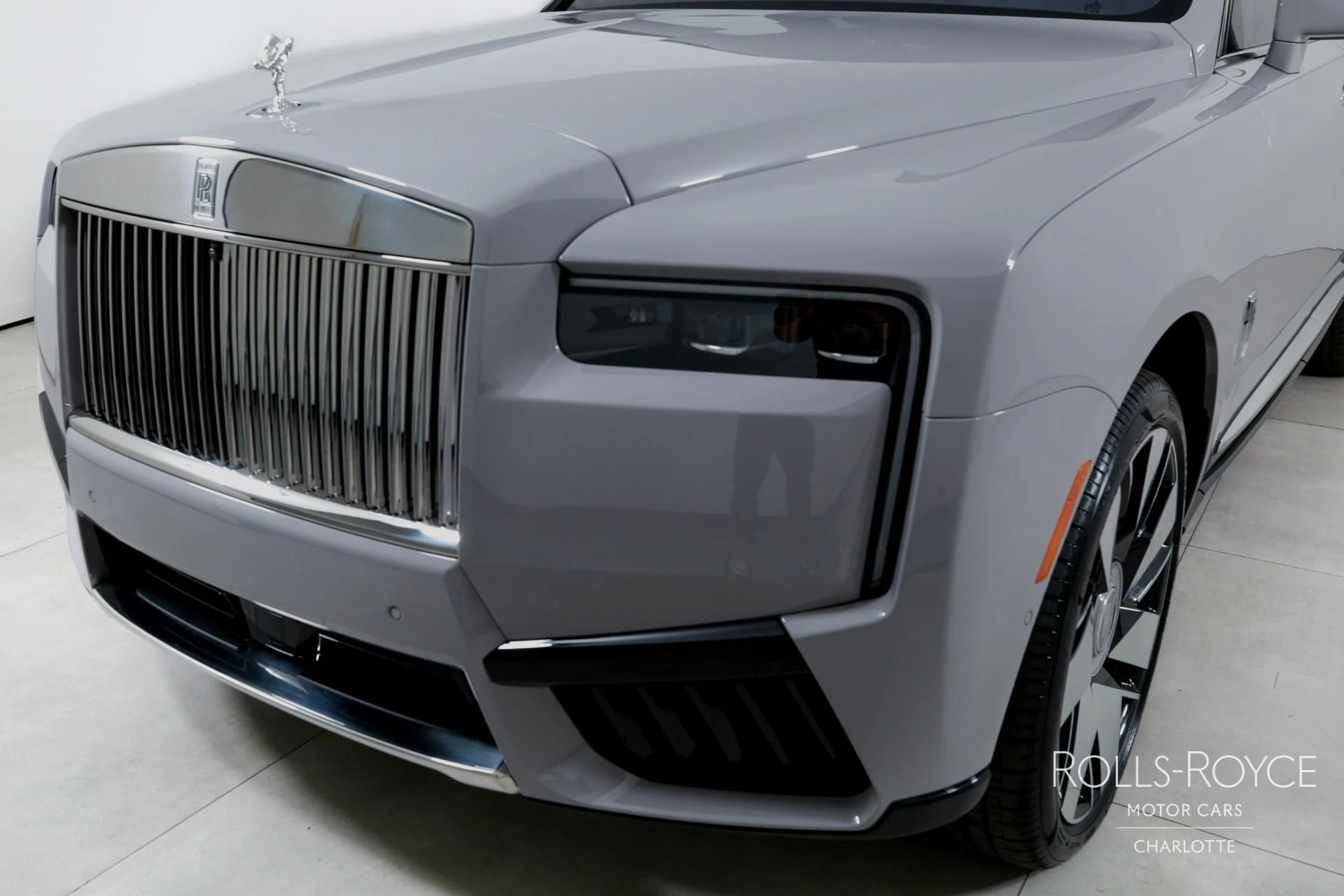 mph043_2847453383_Used_2025_Rolls_Royce_Cullinan_1734039439_cc33a78e09