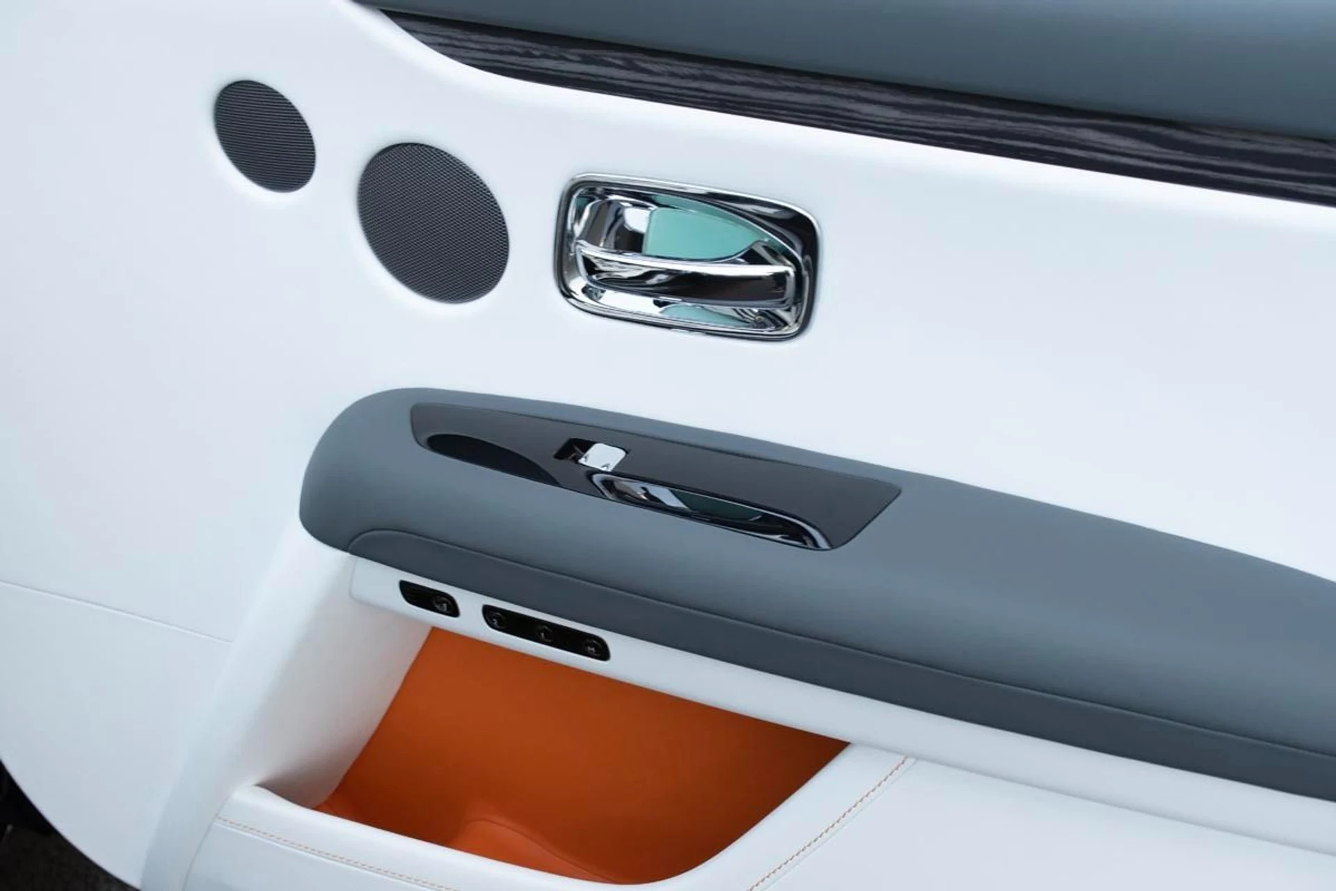 mph043_2848758197_Used_2024_Rolls_Royce_Ghost_1733915394_5a0eba9f1b