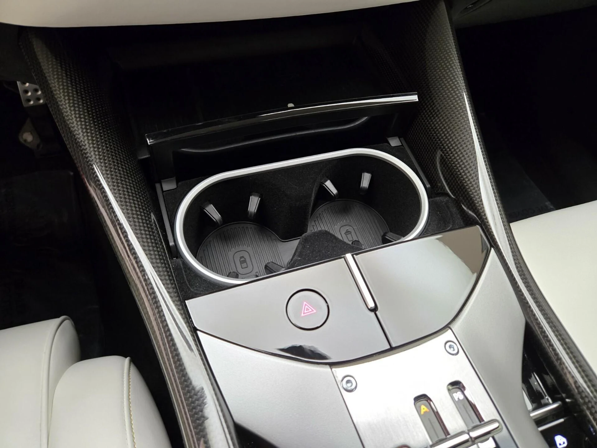 mph043_2856136547_Used_2025_Ferrari_Purosangue_1768891646_7994a3c4fd