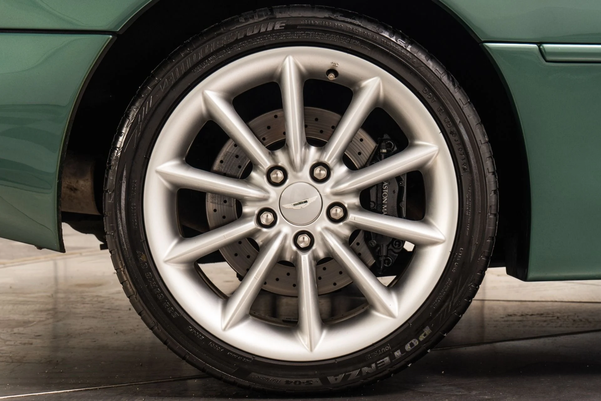 mph043_2856755369_Used_2001_Aston_Martin_DB_7_V12_Vantage_1760468249_e249deab13