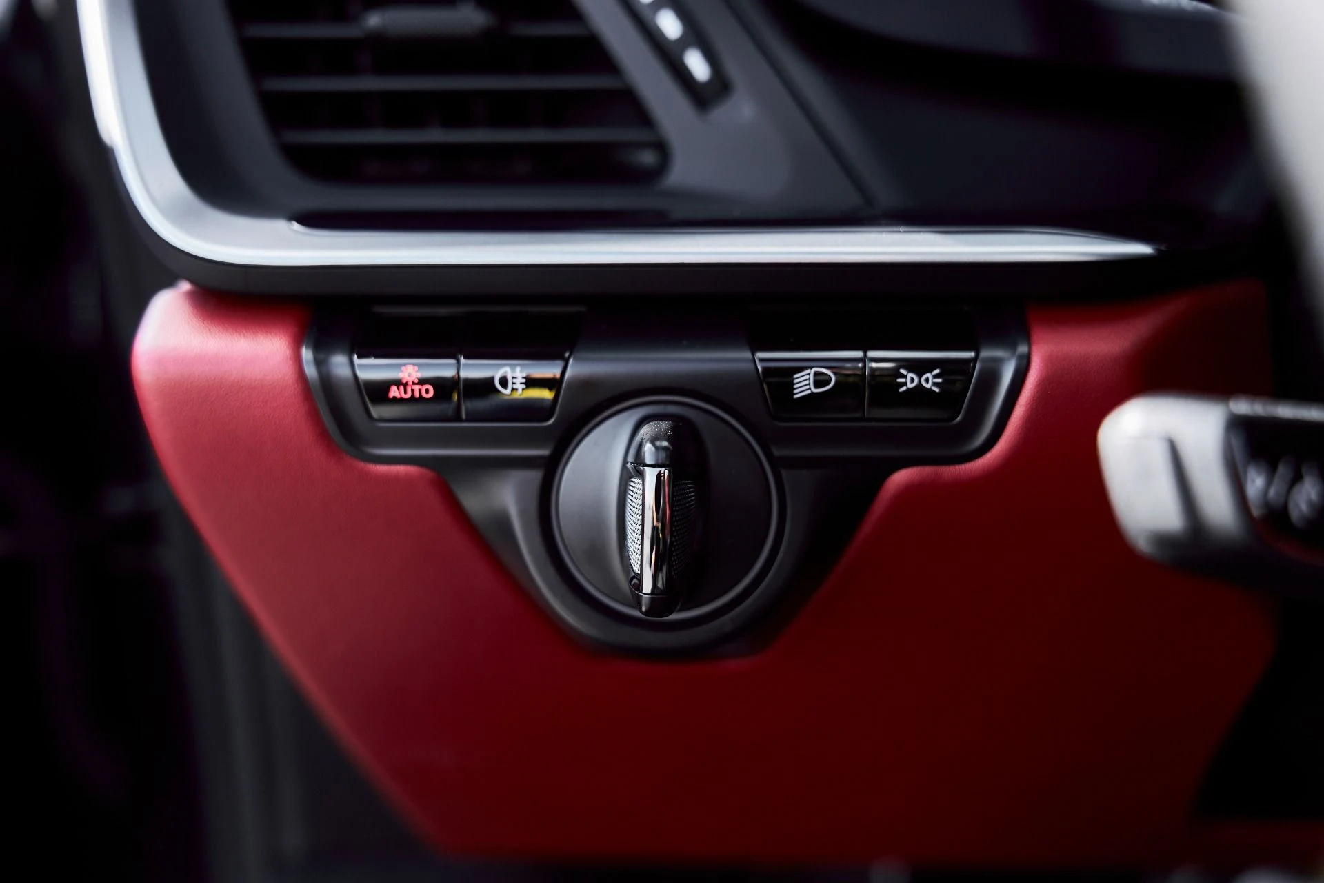 mph043_2869693454_Used_2021_Porsche_911_Turbo_S_1767839104_01d6822eb8