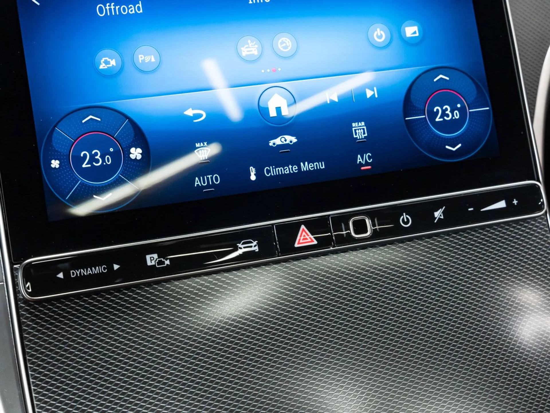 mph043_2876143209_mercedes_benz_glc_2025_49f6bed55a