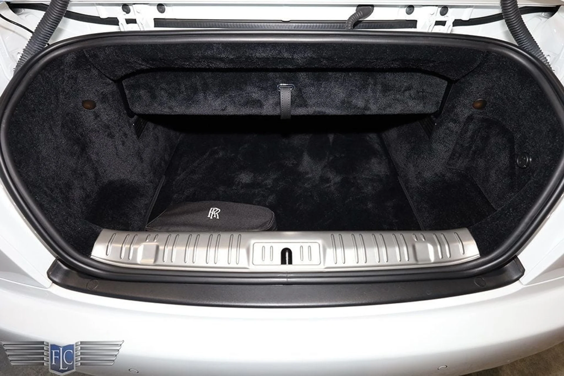 mph043_2876898646_used_2017_rolls_royce_dawn_convertible_9689_23041760_44_1024_8fe0c73636