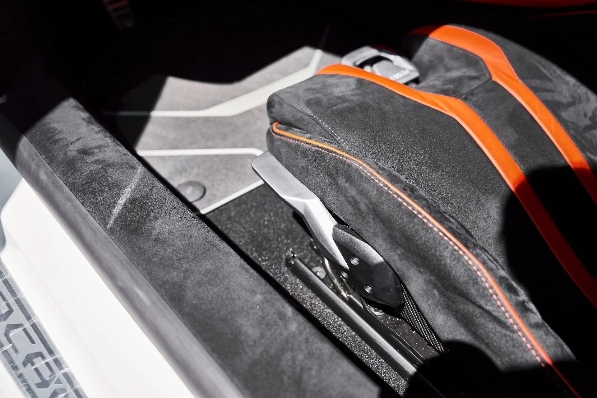 mph043_288711884_Used_2024_Lamborghini_Huracan_STO_Base_1775782818_3c1973c41e