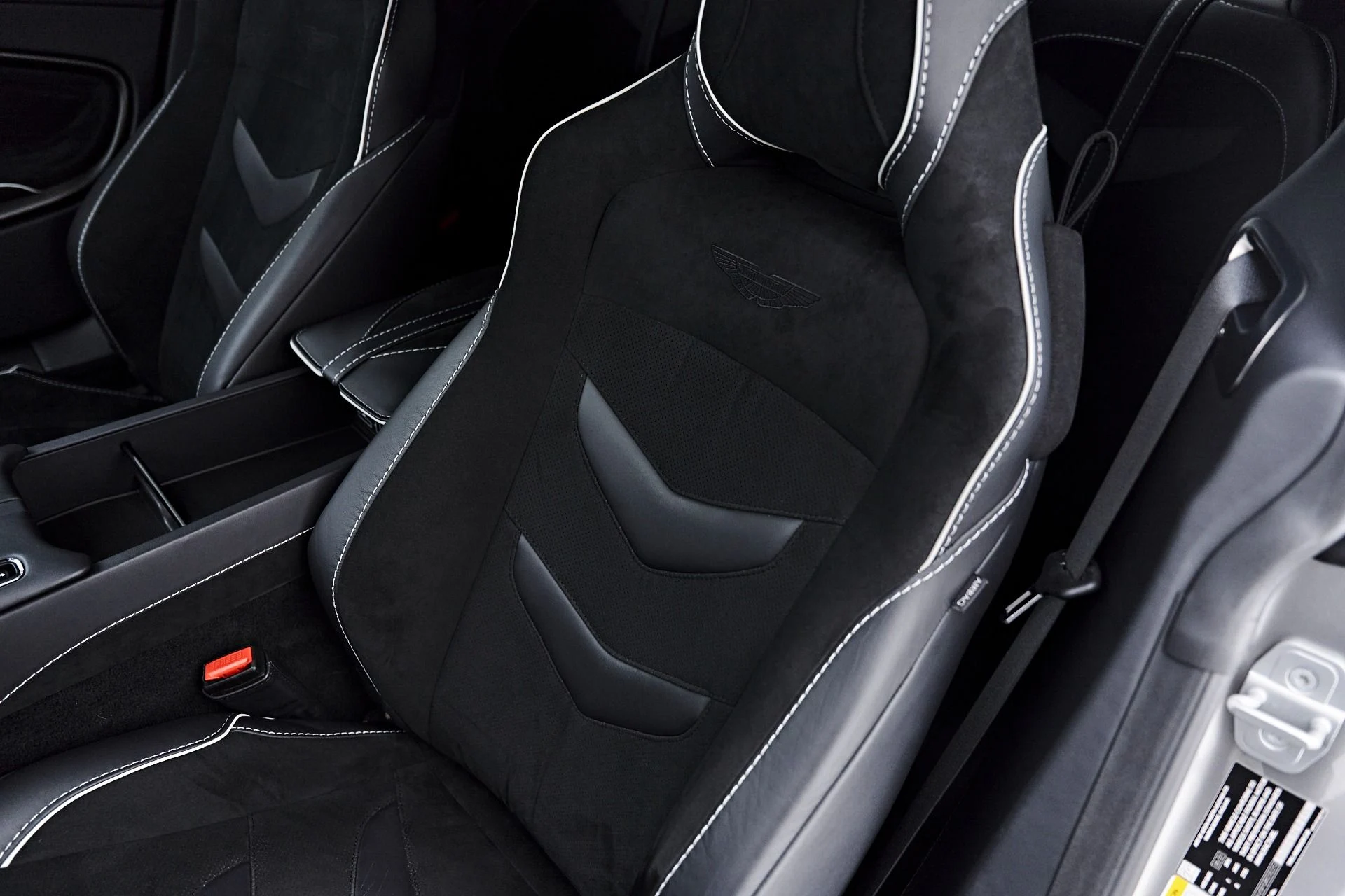 mph043_2891210820_Used_2023_Aston_Martin_DBS_1790369901_e181ccae32