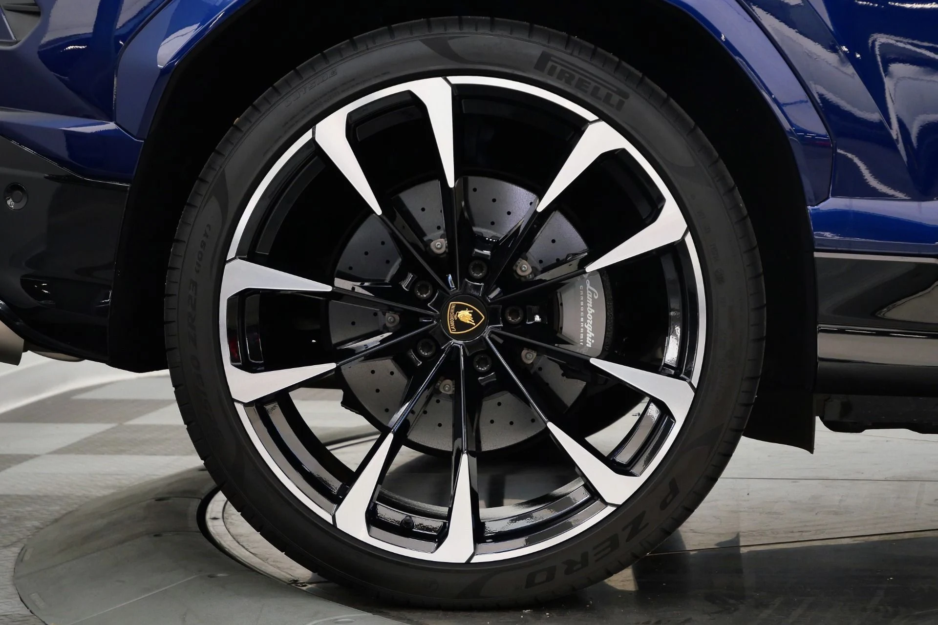 mph043_2906421219_Used_2022_Lamborghini_Urus_23_Inch_Wheels_Two_Tone_Interior_Bang_and_Olufsen_Audio_1775677581_ea3b65d42f