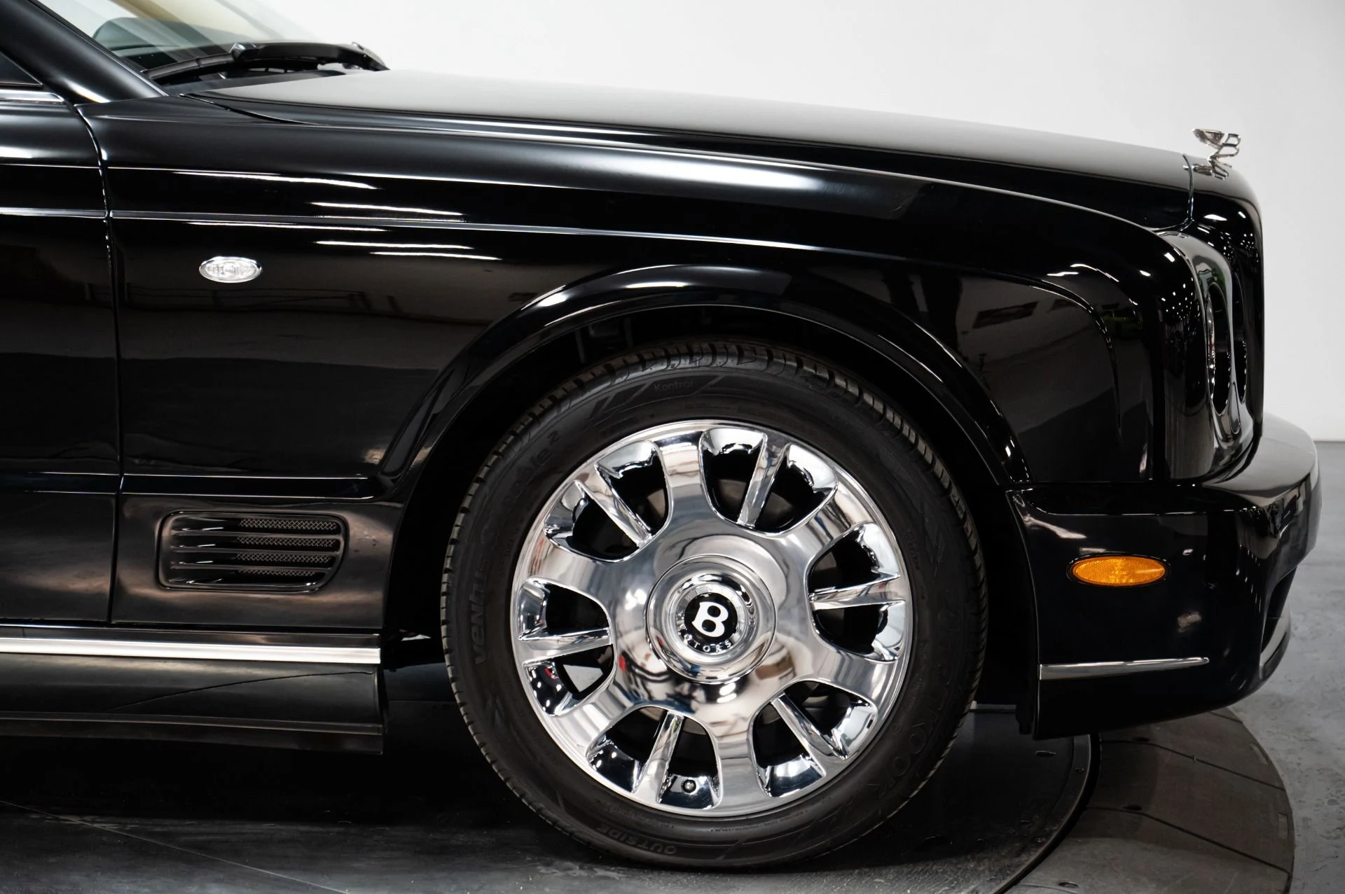 mph043_2912994650_Used_2007_Bentley_Azure_1753214683_d4d059f2c5