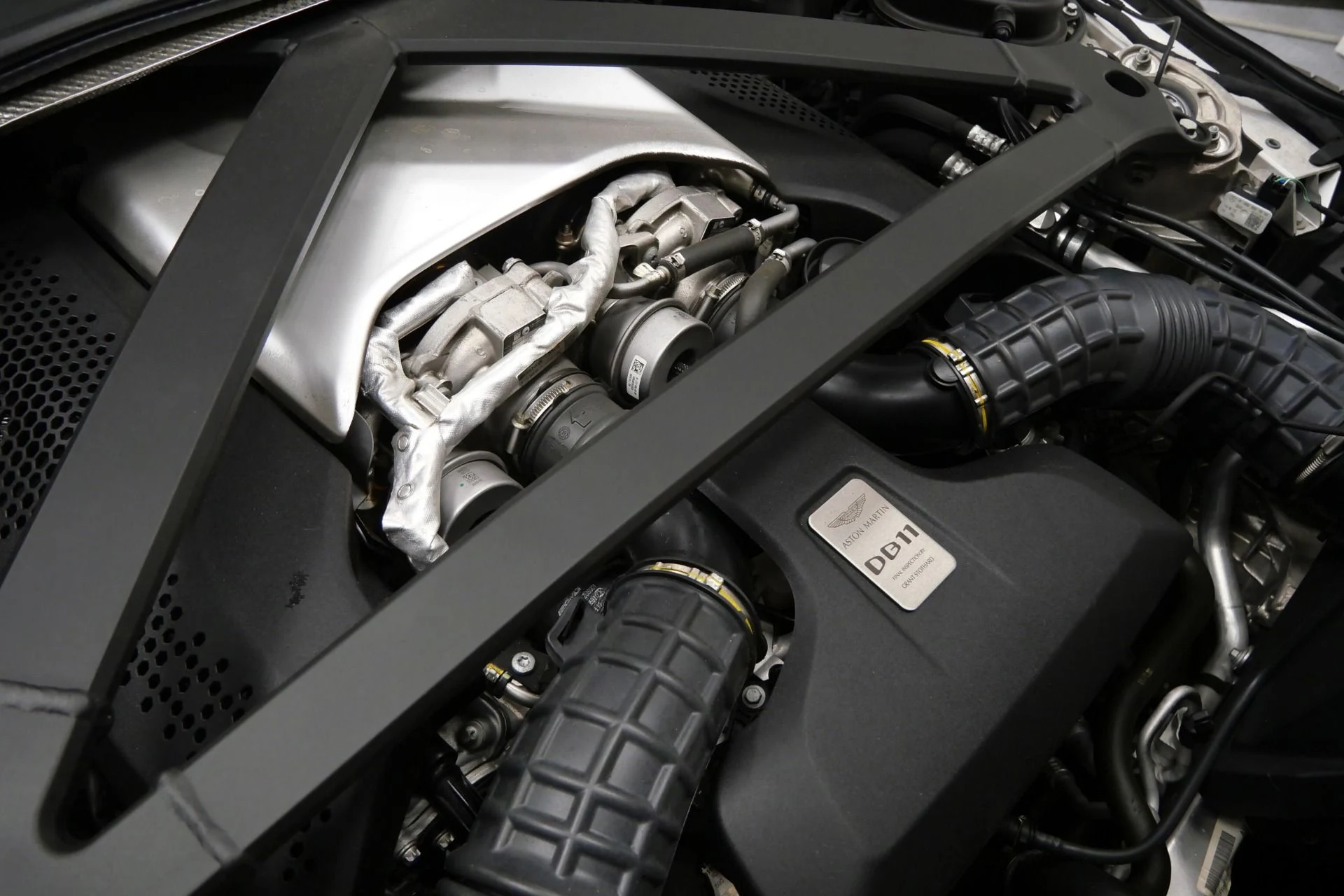 mph043_2927366117_Used_2019_Aston_Martin_DB_11_Volante_Gloss_Black_Bodypack_Heated_and_Ventilated_Seats_1764691005_2505c845f6