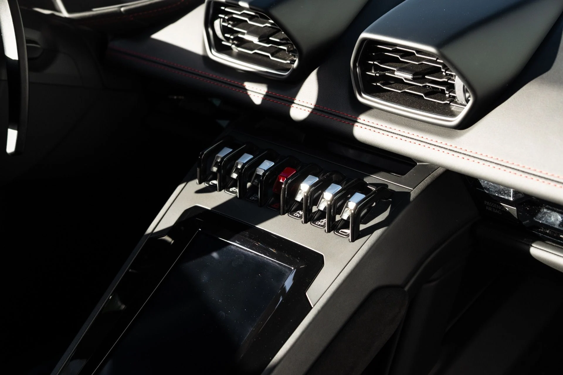 mph043_2928307837_Used_2020_Lamborghini_Huracan_EVO_1769630384_a4da7db2d4