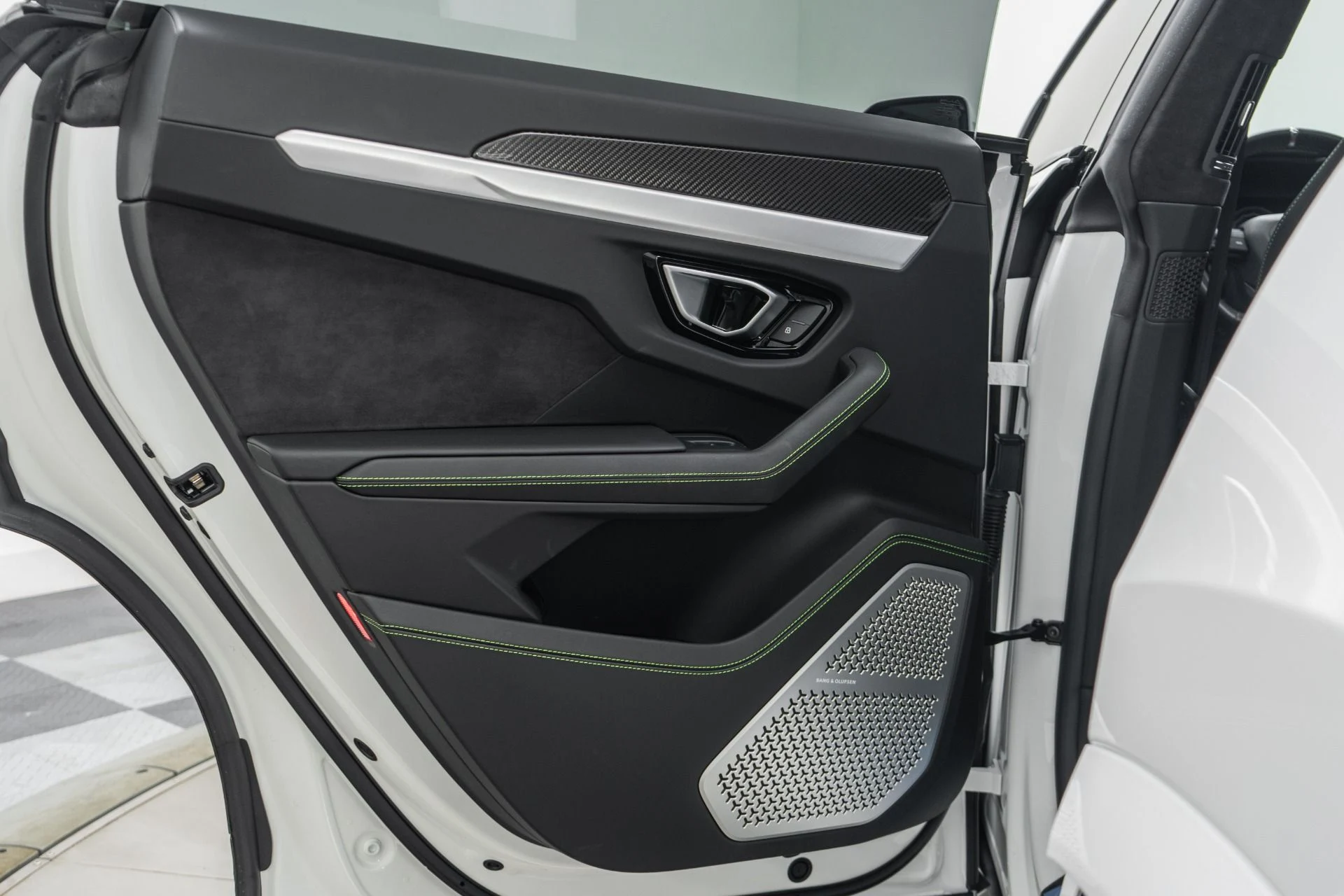 mph043_2938485332_Used_2021_Lamborghini_Urus_Q_Citura_interior_Ventilated_Front_Seats_with_Massage_1772724519_447425198b