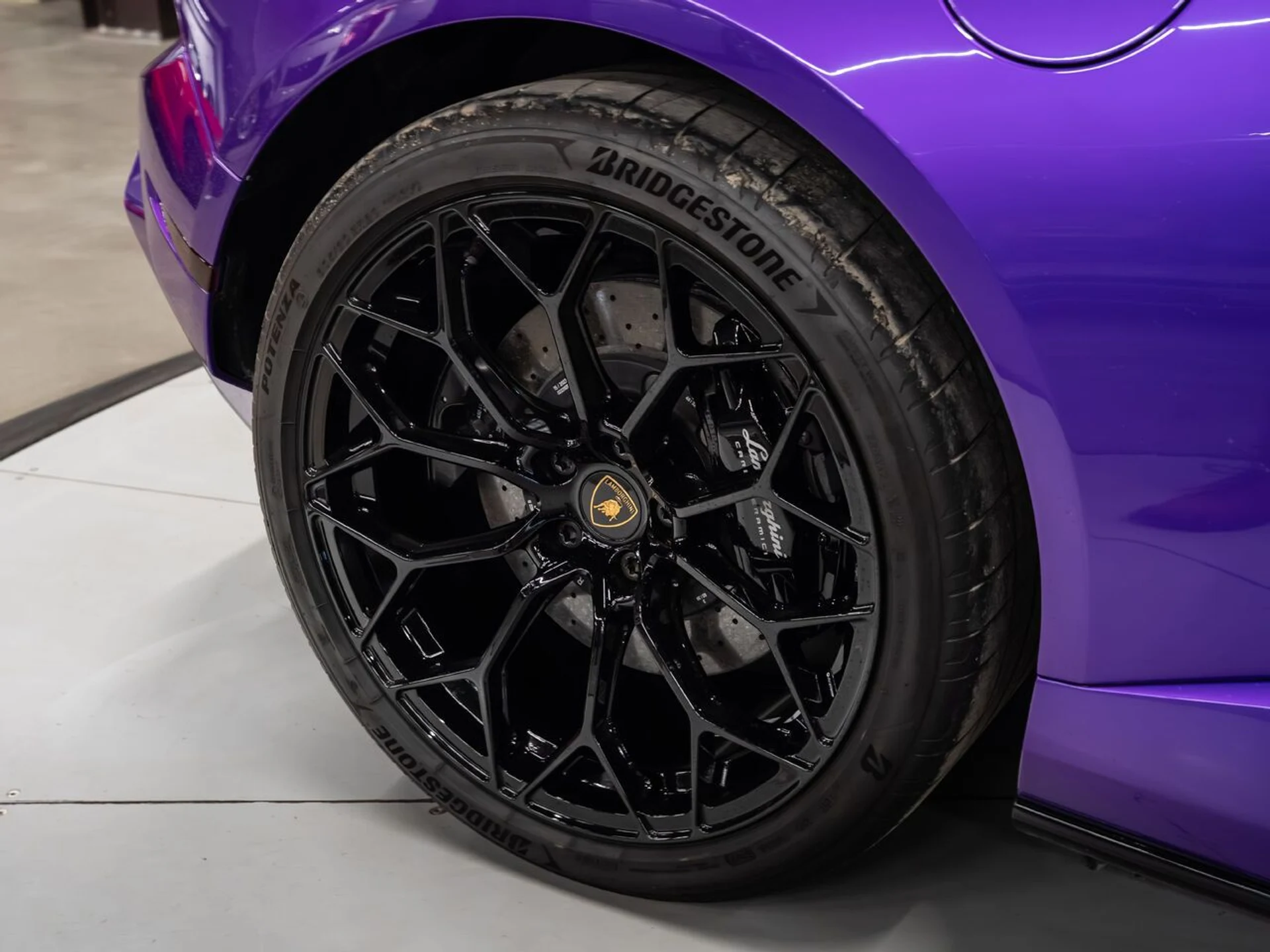 mph043_2939227992_lamborghini_huracan_tecnica_2023_f905fe4793