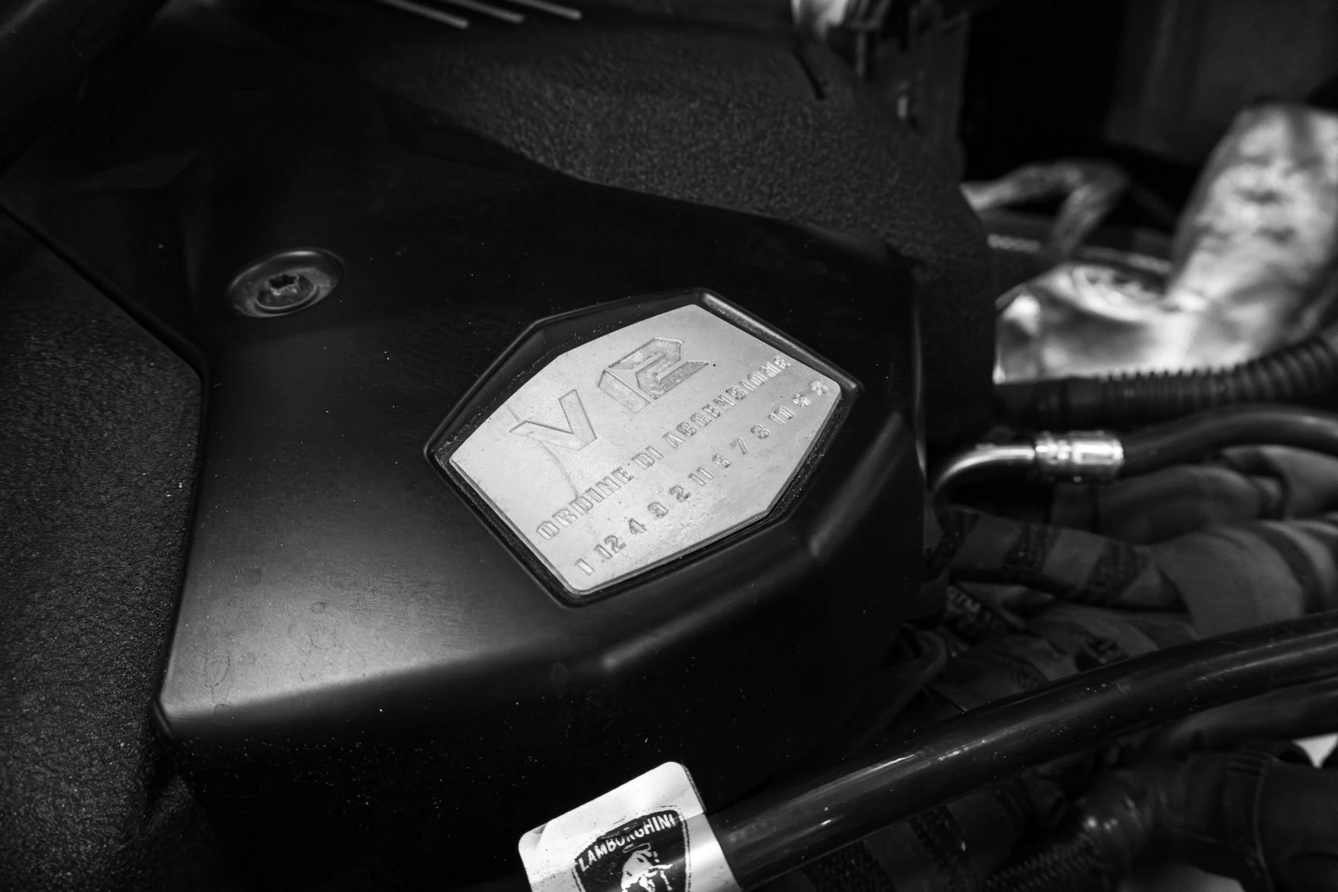 mph043_2940175375_Used_2015_Lamborghini_Aventador_1764723845_fb1b7c7984