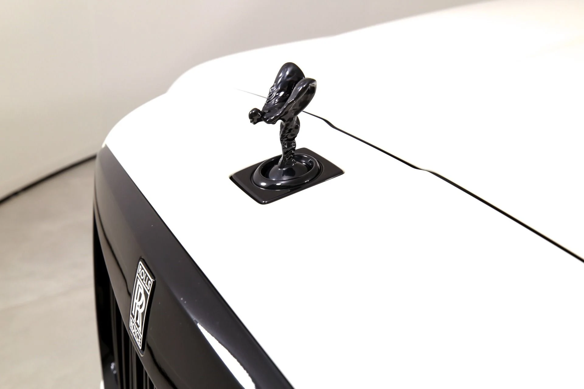 mph043_2951743009_Used_2020_Rolls_Royce_Cullinan_1772228015_7dd9319eab