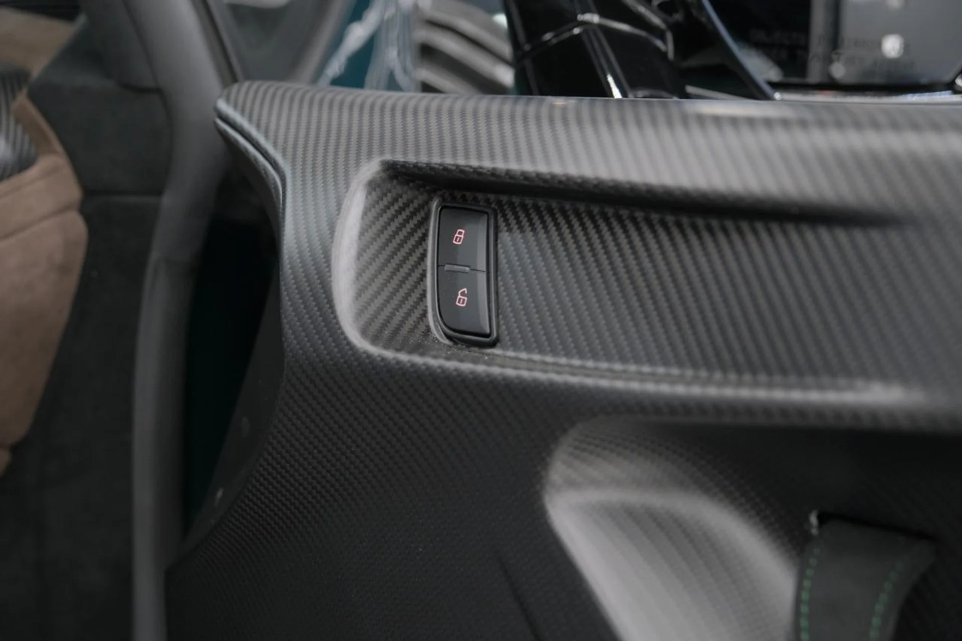 mph043_2958944755_01505bf817d576453a66e13203c55162_477c8e84f0