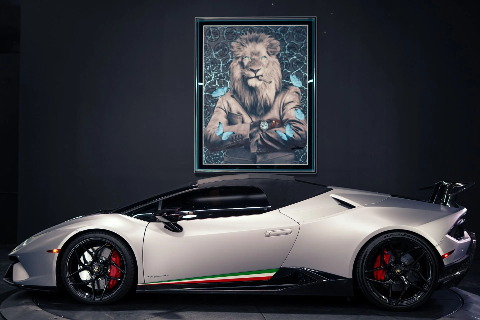 mph043_2964938277_Used_2018_Lamborghini_Huracan_LP_640_4_Performante_Spyder_1782163354_283361b983