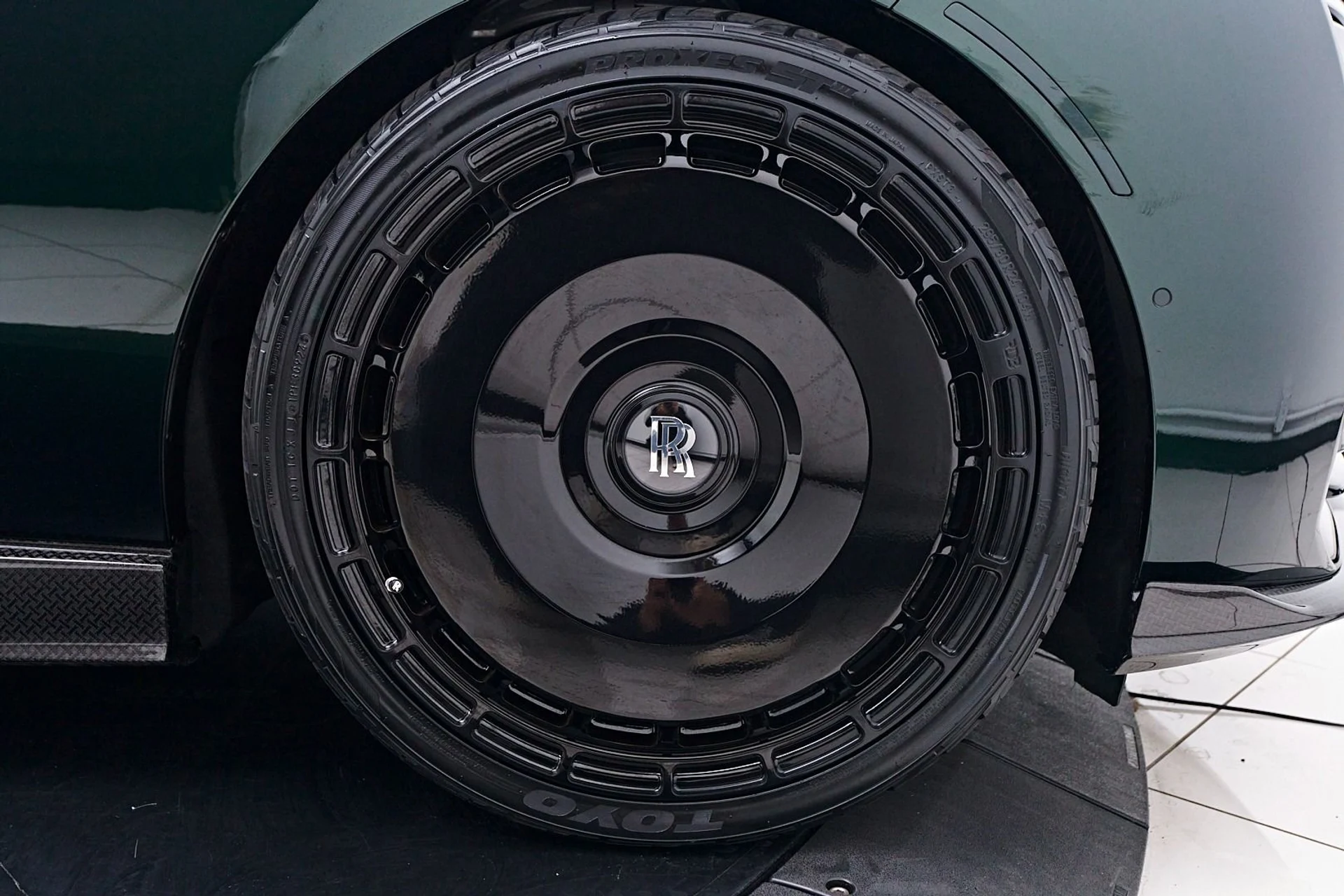mph043_2965196098_Used_2024_Rolls_Royce_Spectre_1741399260_39979da0b8
