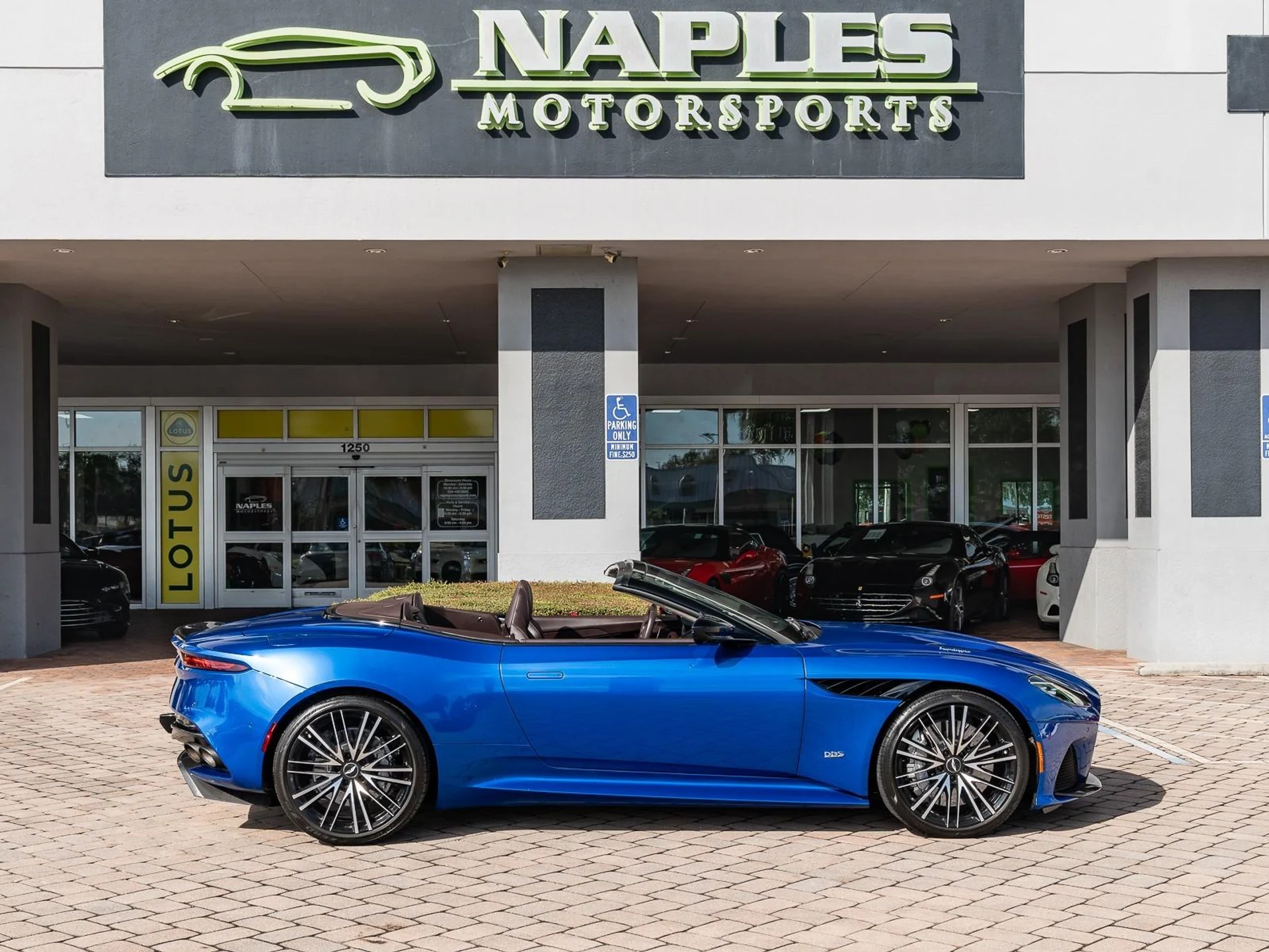 mph043_2977704414_Used_2020_Aston_Martin_DBS_Superleggera_1761685640_b30da3ce8c