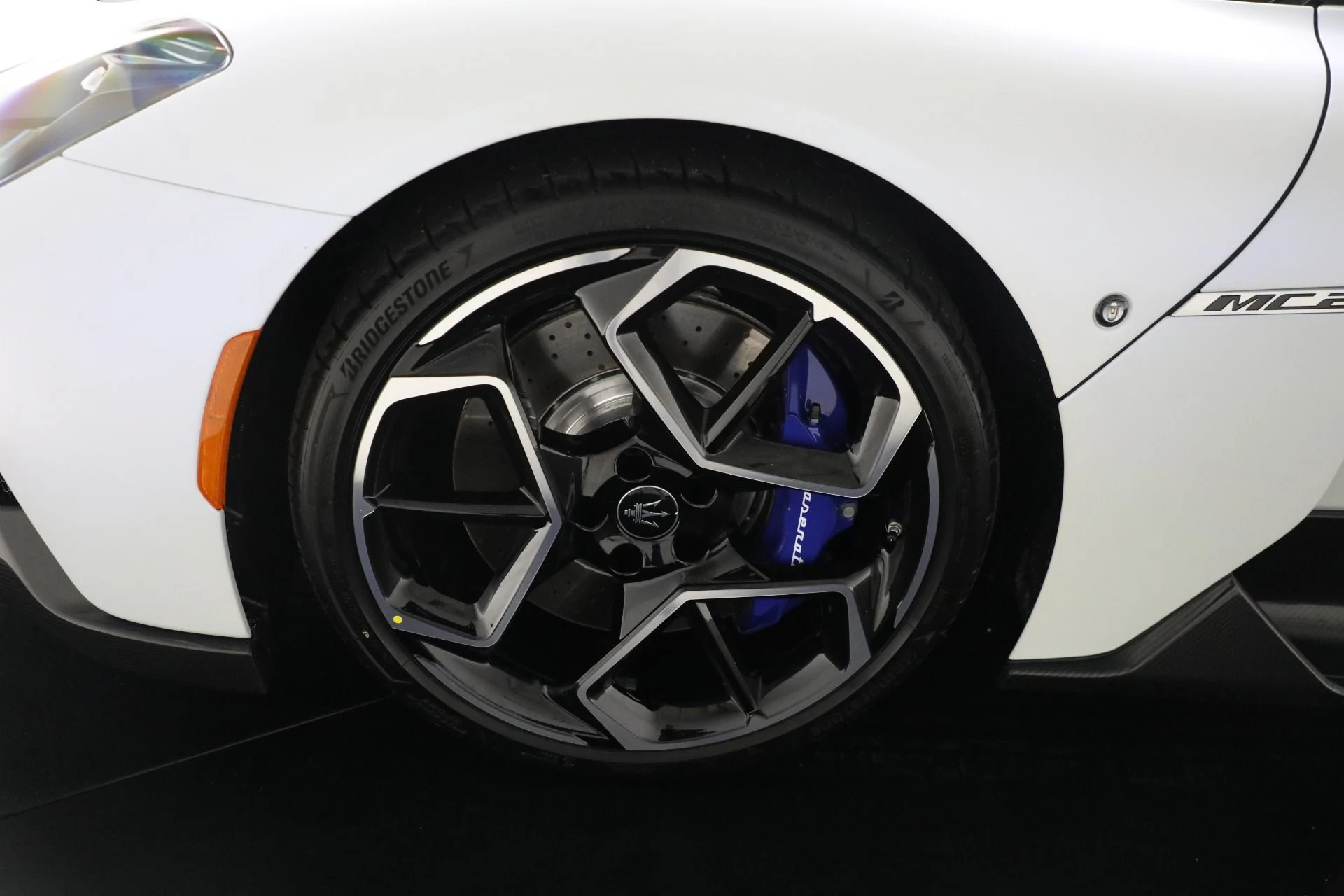 mph043_3000938910_Used_2023_Maserati_MC_20_Cielo_1706037533_05f909ce79